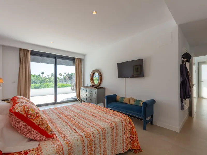 House - Detached Villa в продаже в Manilva, Málaga. В доме 4 спален и 4 ванных комнат. Площадь дома 231 м². Площадь участка 782 м²