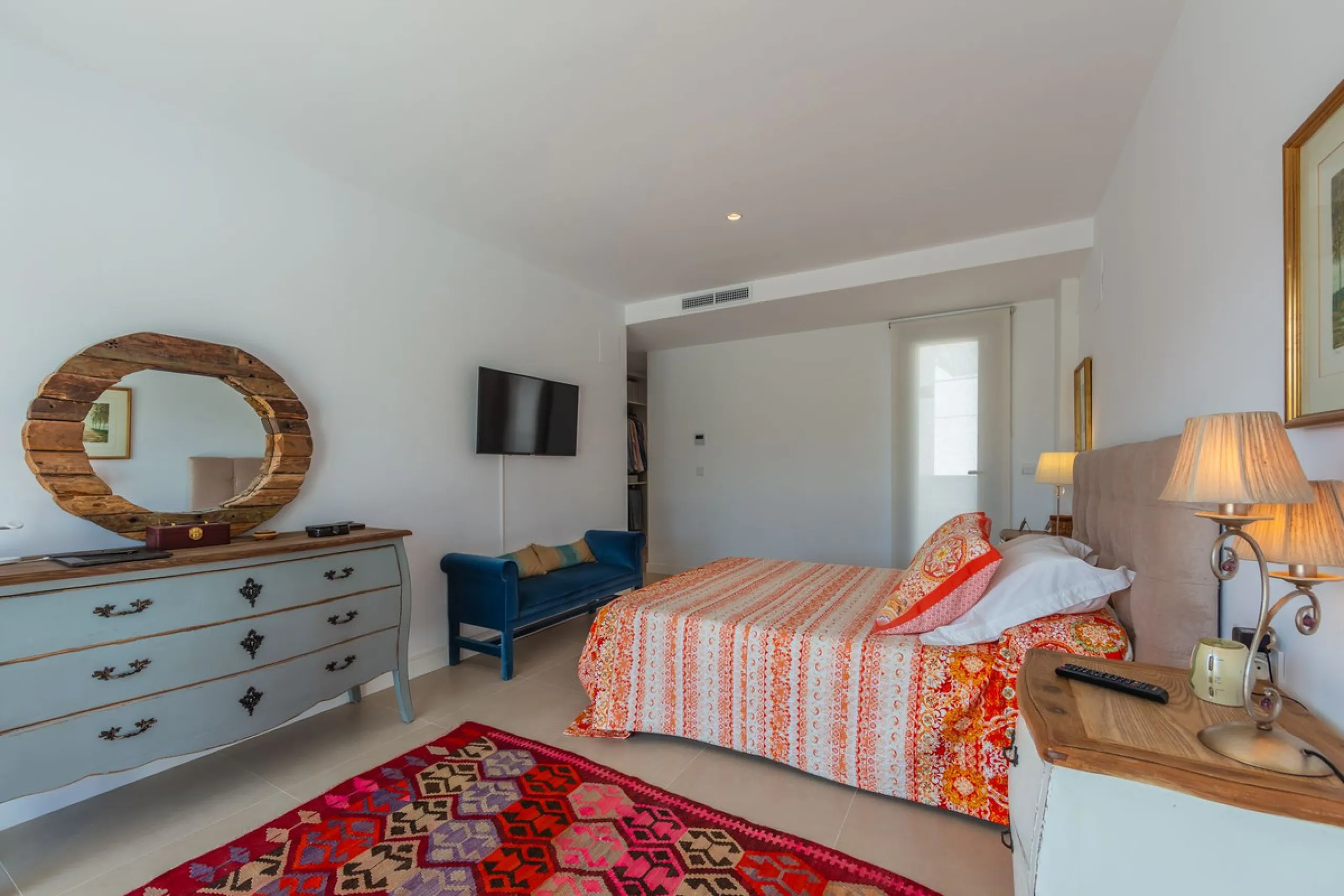 House - Detached Villa в продаже в Manilva, Málaga. В доме 4 спален и 4 ванных комнат. Площадь дома 231 м². Площадь участка 782 м²