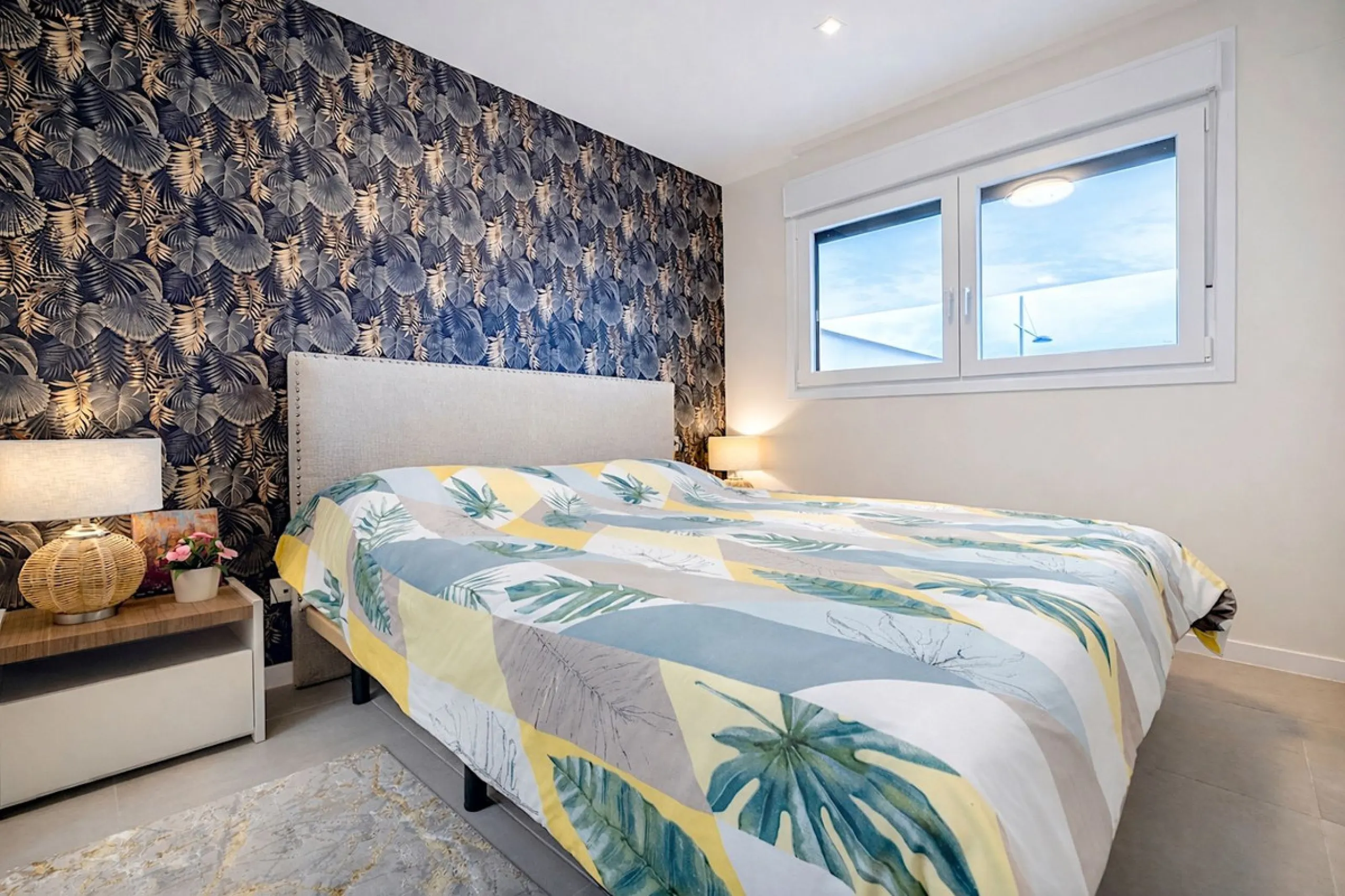 Apartment - Ground Floor Apartment в продаже в Estepona, Málaga. В доме 2 спален и 2 ванных комнат. Площадь дома 84 м²