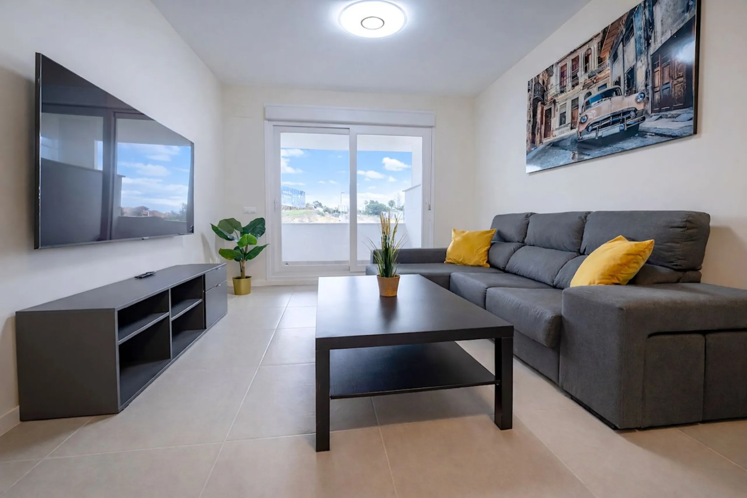 Apartment - Ground Floor Apartment в продаже в Estepona, Málaga. В доме 2 спален и 2 ванных комнат. Площадь дома 84 м²