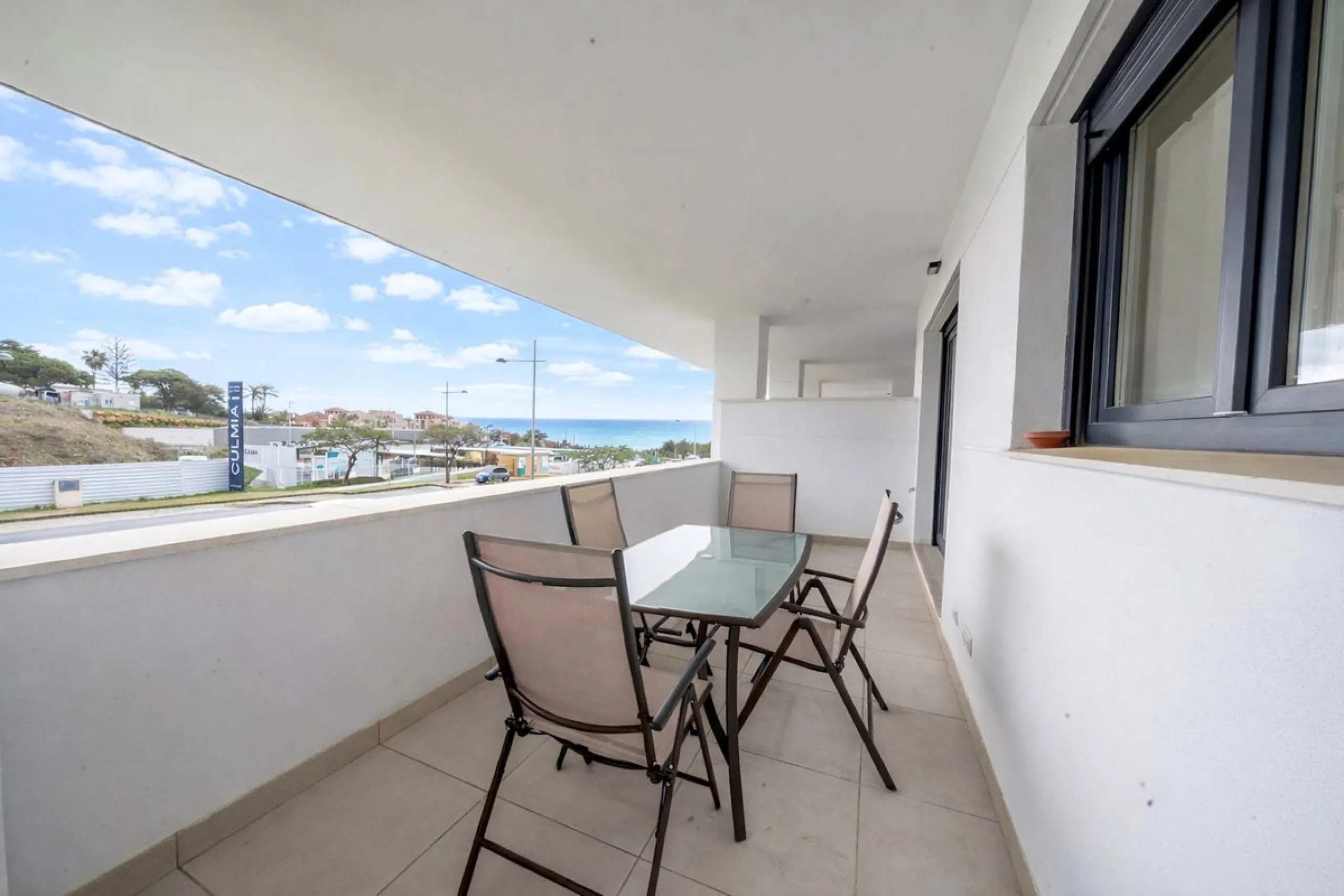 Apartment - Ground Floor Apartment в продаже в Estepona, Málaga. В доме 2 спален и 2 ванных комнат. Площадь дома 84 м²