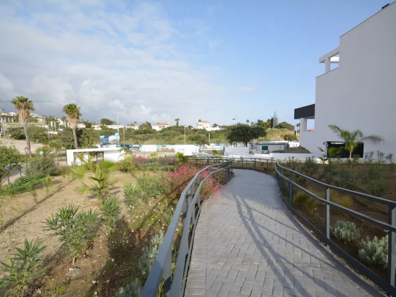 Apartment - Ground Floor Apartment в продаже в Estepona, Málaga. В доме 2 спален и 2 ванных комнат. Площадь дома 84 м²