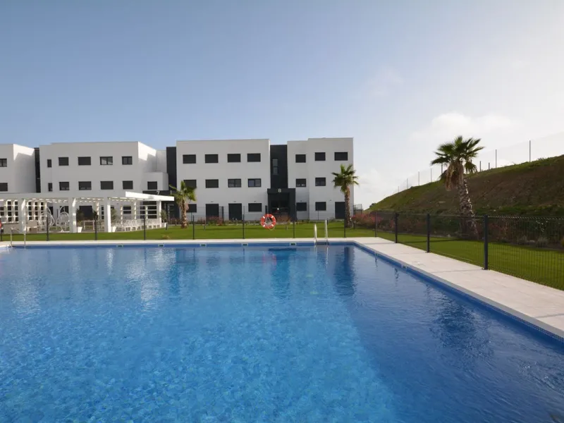 Apartment - Ground Floor Apartment в продаже в Estepona, Málaga. В доме 2 спален и 2 ванных комнат. Площадь дома 84 м²