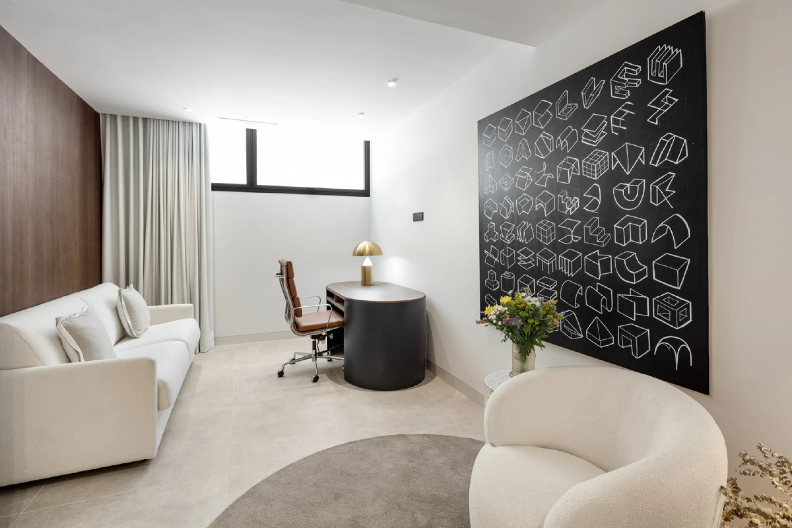 Nestled in the prestigious La Cerquilla community of Nueva Andalucía, this contemporary villa epitomizes luxury living. Masterfully crafted with organic materials, it seamlessly blends with its natural surroundings.