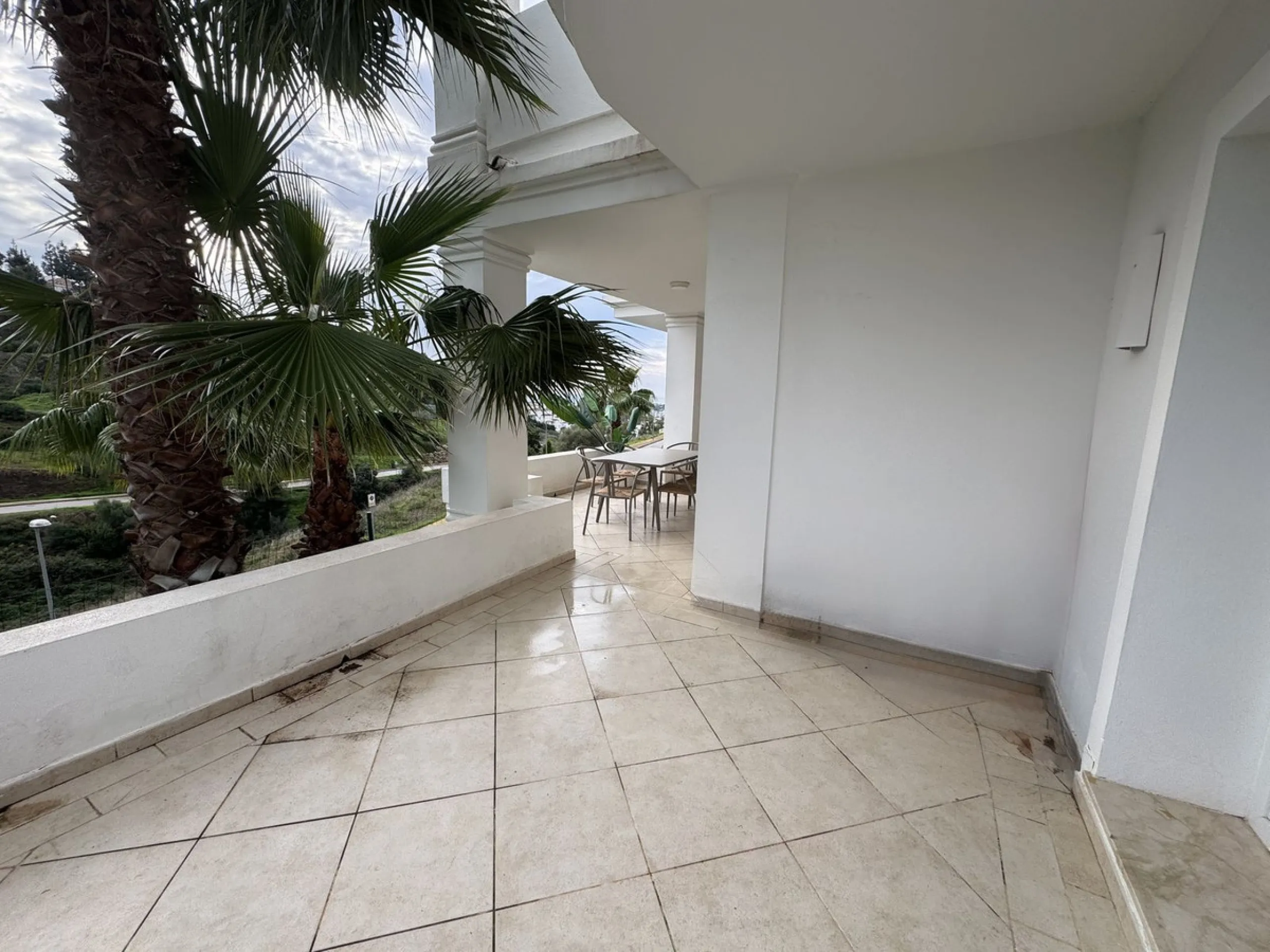 Beautiful, new, modern, fully furnished apartment with sea and mountain views for sale. Two spacious bedrooms, 2 bathrooms, sunny living room. All rooms have access to a spacious terrace (37m) facing south-east. A good parking space and storage room are i