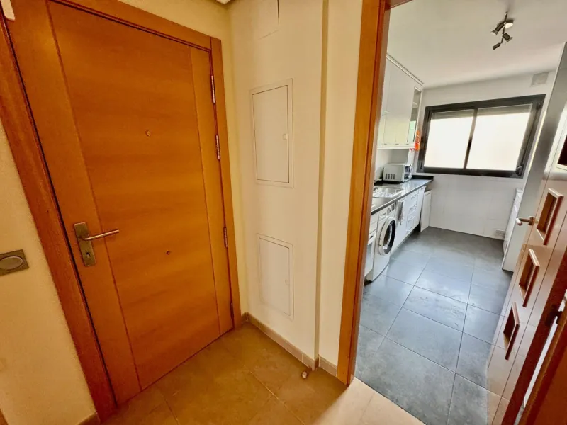 Fantastic apartment for sale in the center of Torremolinos, located in a modern building from 2009, ready to move into.