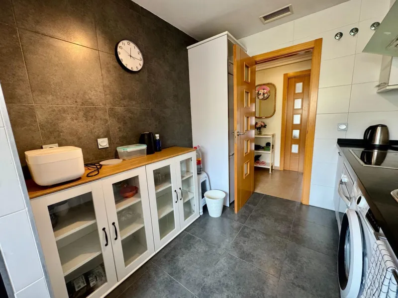 Fantastic apartment for sale in the center of Torremolinos, located in a modern building from 2009, ready to move into.
