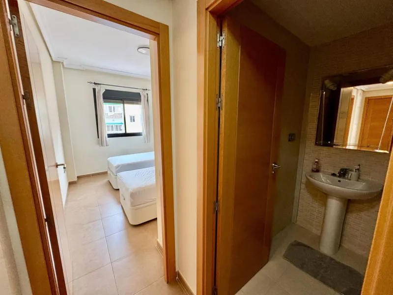 Fantastic apartment for sale in the center of Torremolinos, located in a modern building from 2009, ready to move into.