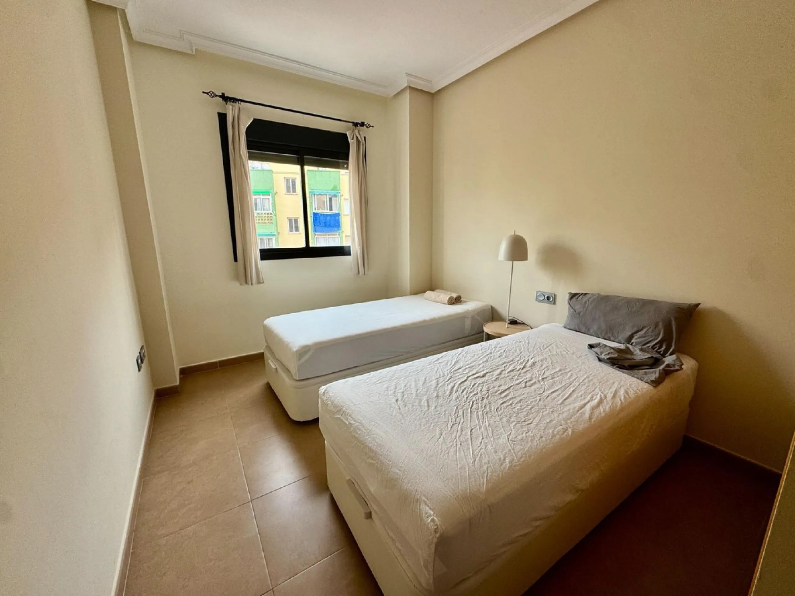 Fantastic apartment for sale in the center of Torremolinos, located in a modern building from 2009, ready to move into.