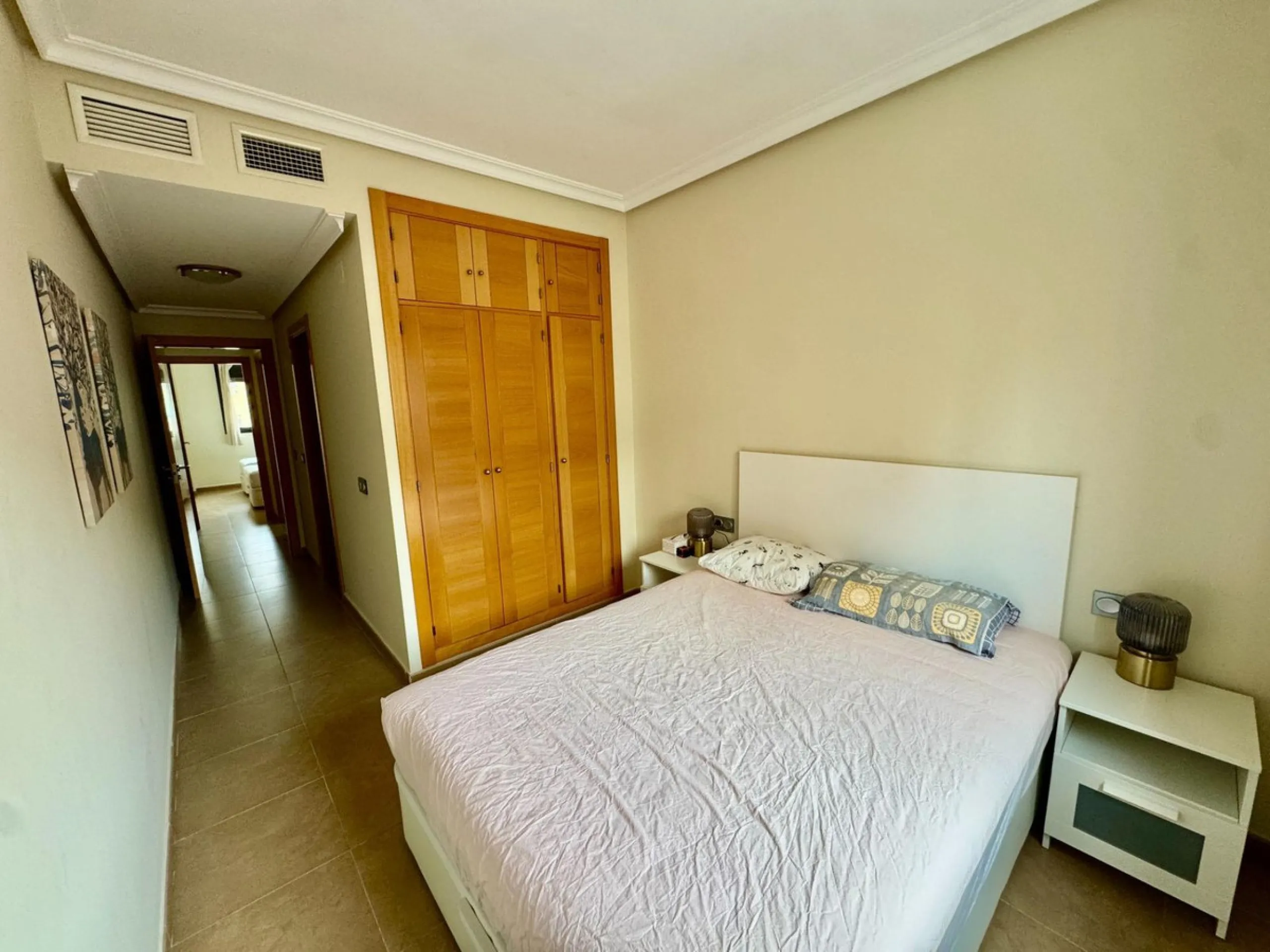 Fantastic apartment for sale in the center of Torremolinos, located in a modern building from 2009, ready to move into.