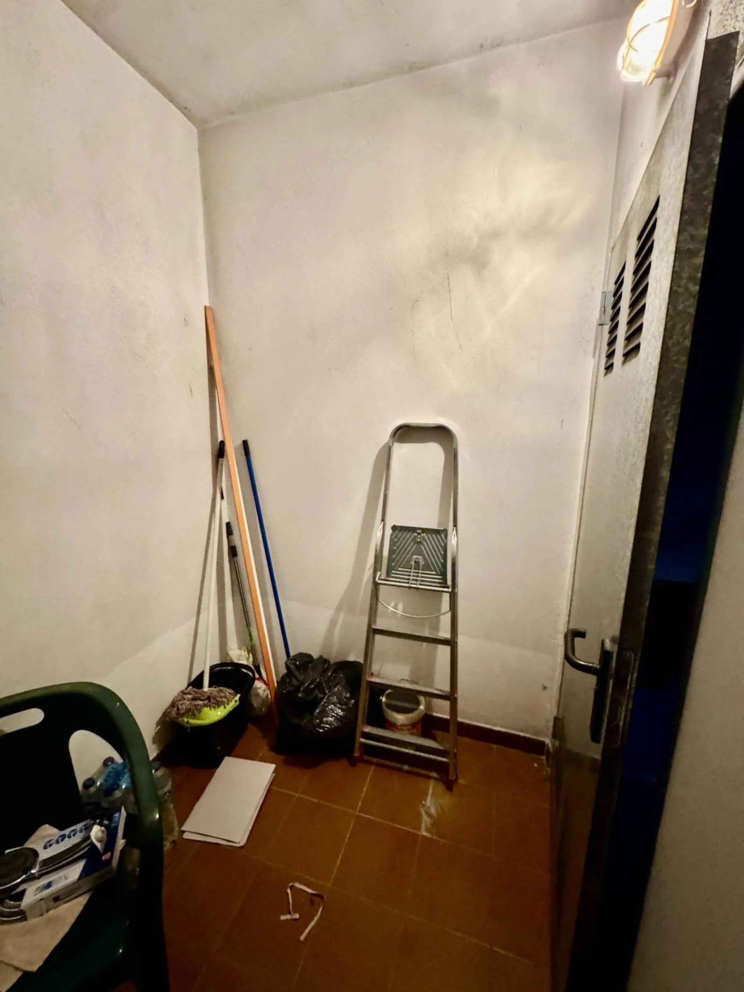 Fantastic apartment for sale in the center of Torremolinos, located in a modern building from 2009, ready to move into.