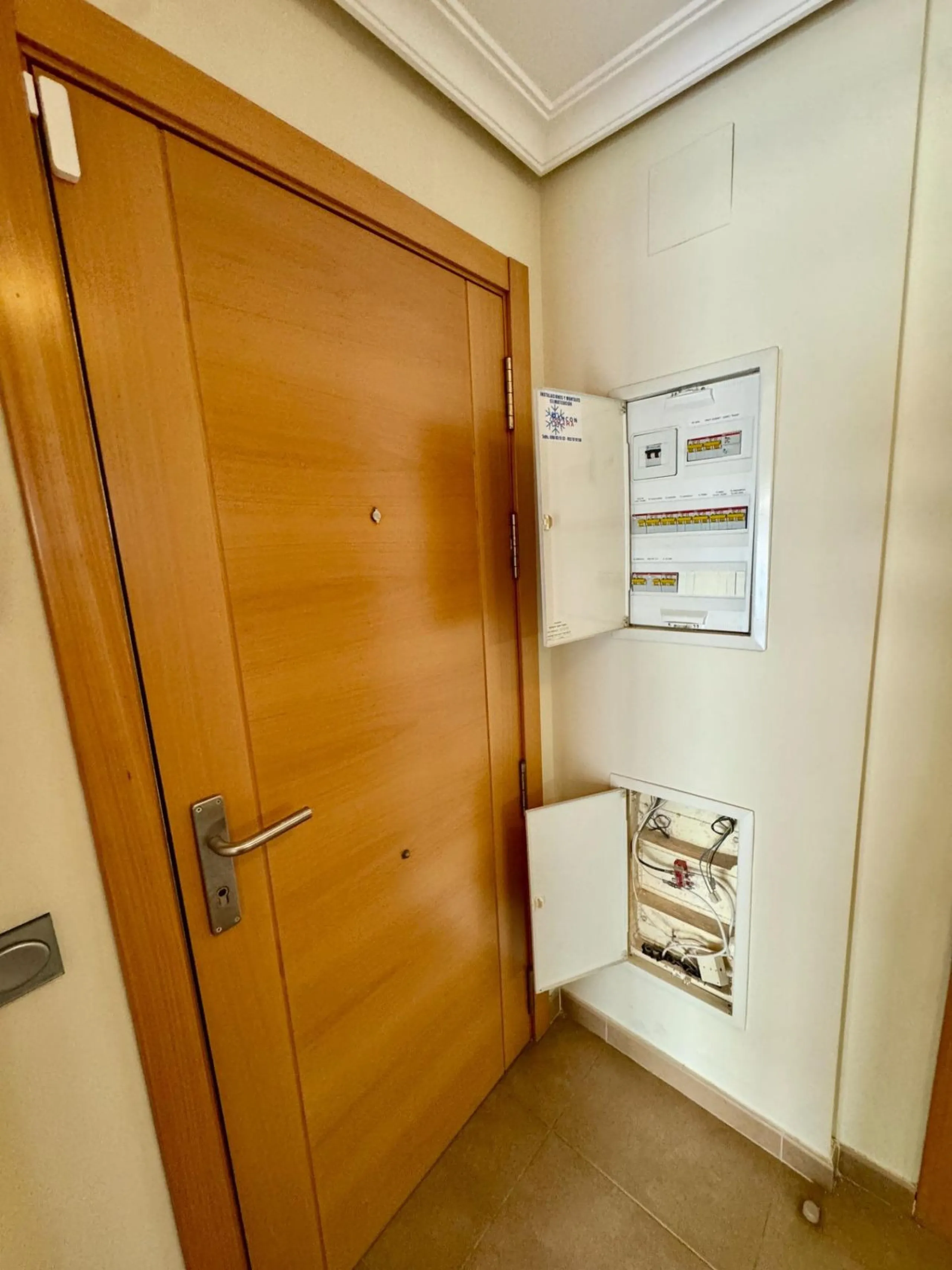 Fantastic apartment for sale in the center of Torremolinos, located in a modern building from 2009, ready to move into.