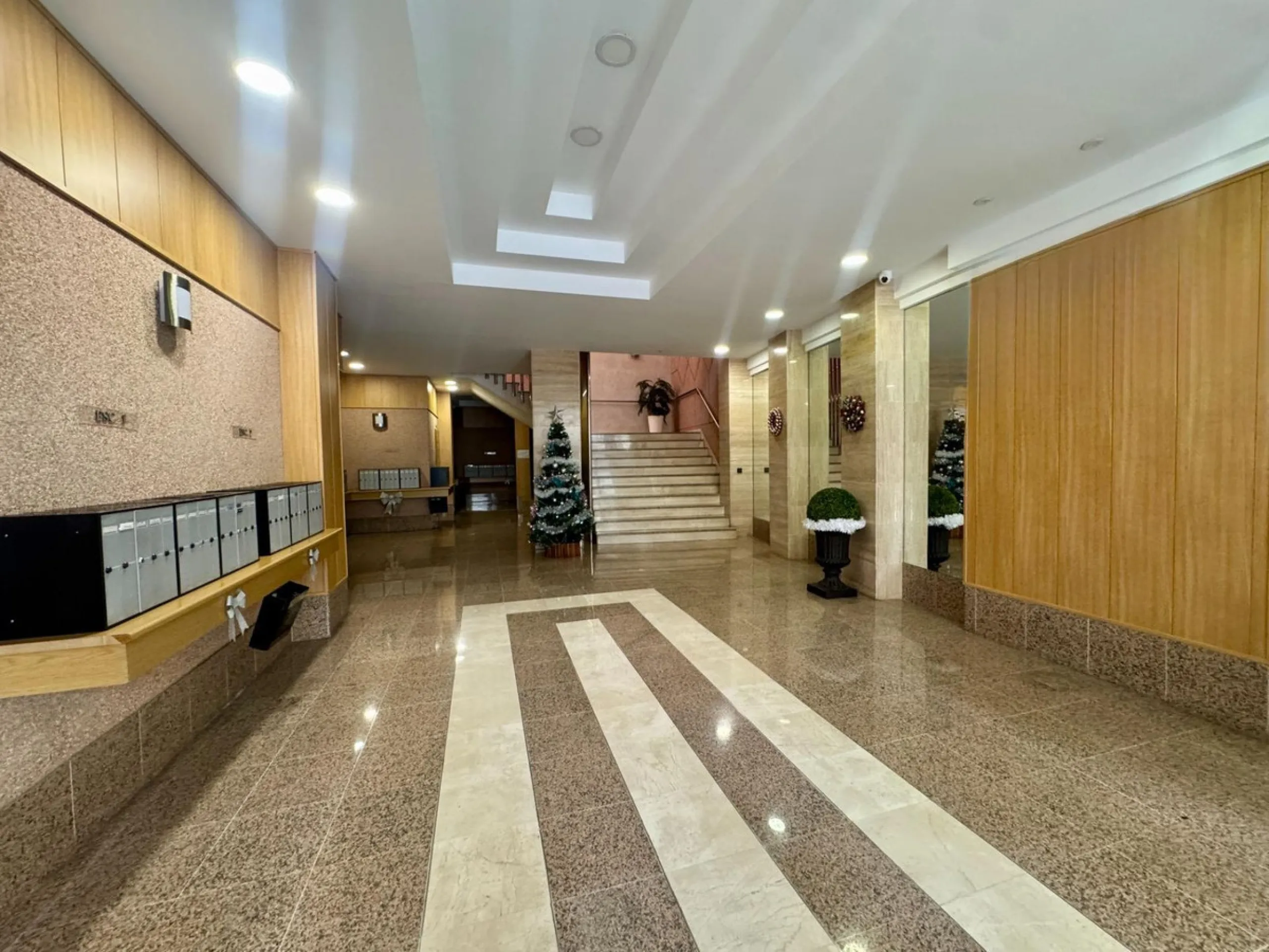 Fantastic apartment for sale in the center of Torremolinos, located in a modern building from 2009, ready to move into.