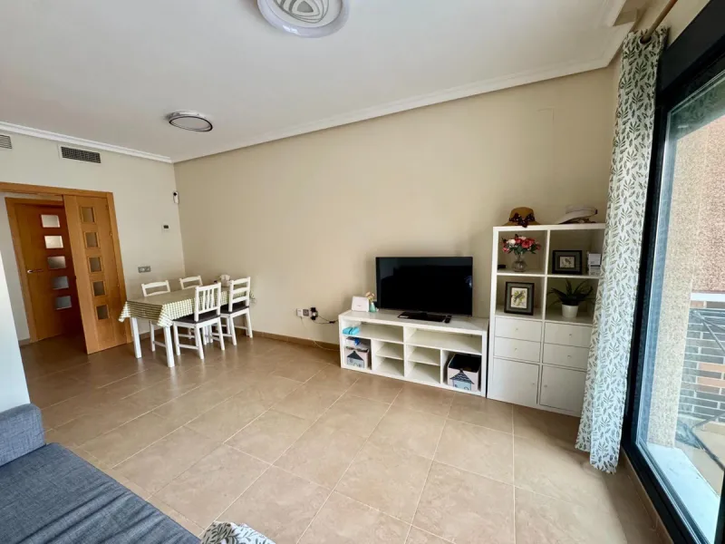 Fantastic apartment for sale in the center of Torremolinos, located in a modern building from 2009, ready to move into.