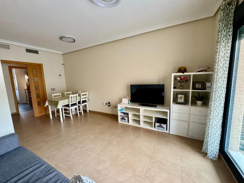 Fantastic apartment for sale in the center of Torremolinos, located in a modern building from 2009, ready to move into.