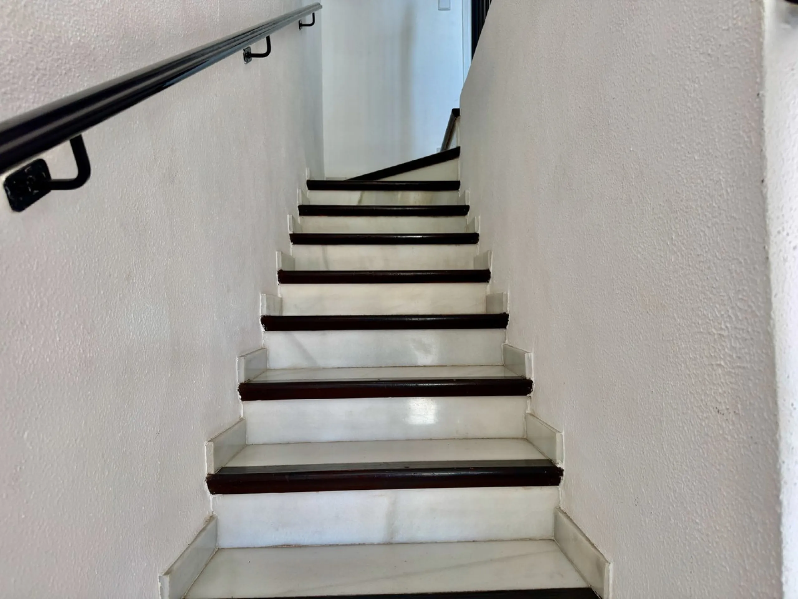 House - Townhouse в продаже в Benalmadena, Málaga. В доме 2 спален и 2 ванных комнат. Площадь дома 85 м²