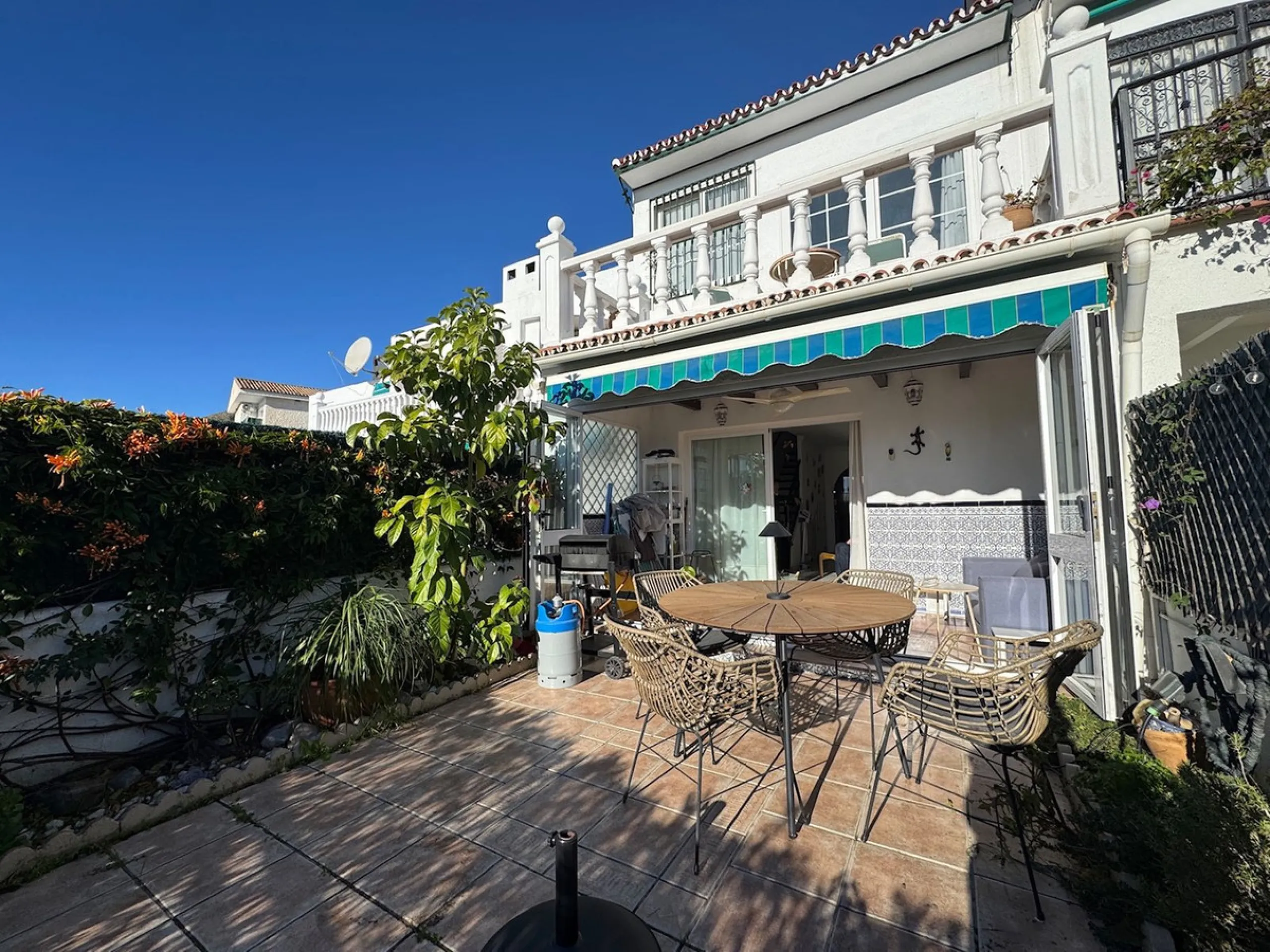 House - Townhouse в продаже в Benalmadena, Málaga. В доме 2 спален и 2 ванных комнат. Площадь дома 85 м²