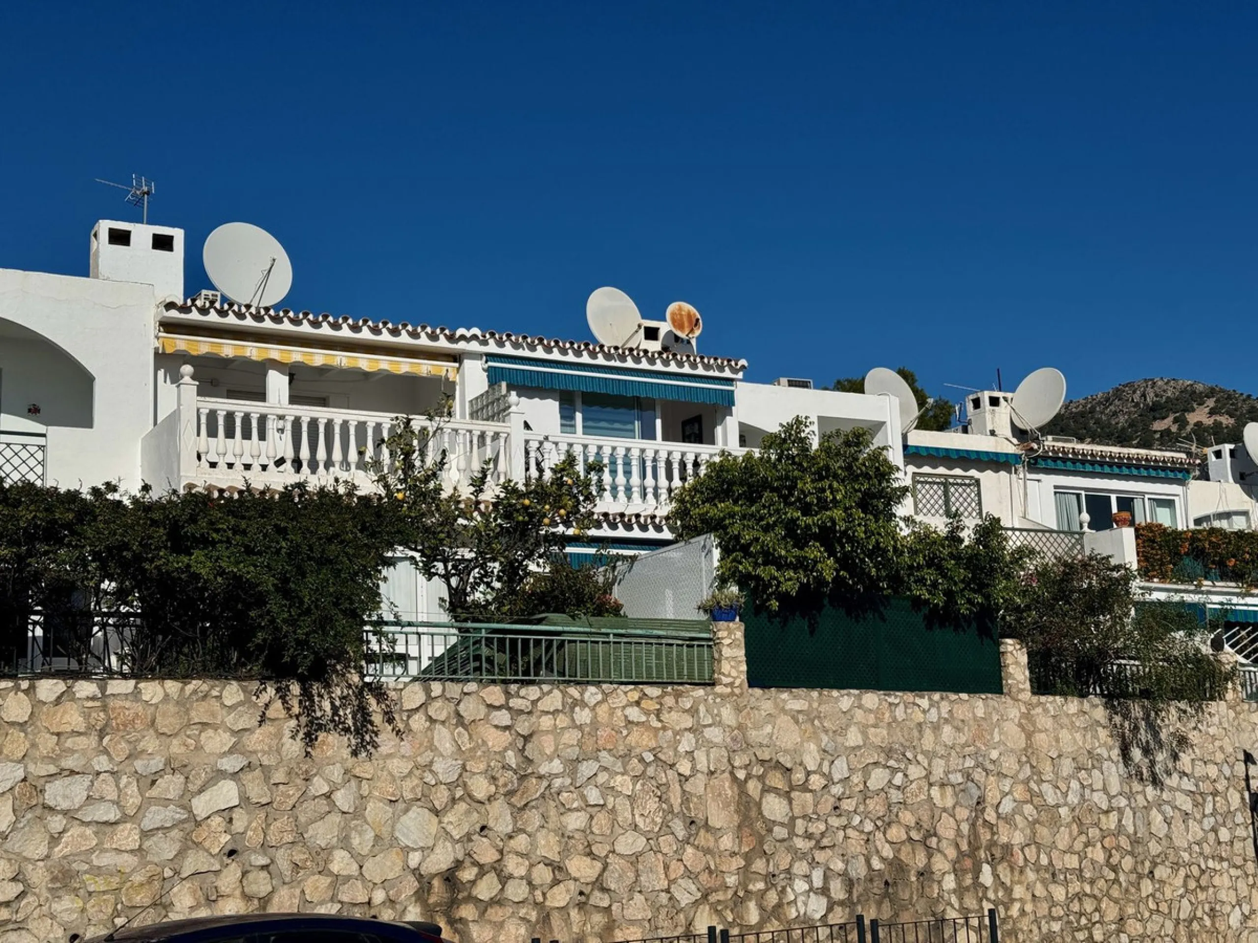House - Townhouse в продаже в Benalmadena, Málaga. В доме 2 спален и 2 ванных комнат. Площадь дома 85 м²