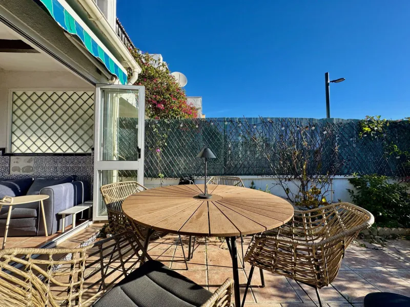 House - Townhouse в продаже в Benalmadena, Málaga. В доме 2 спален и 2 ванных комнат. Площадь дома 85 м²