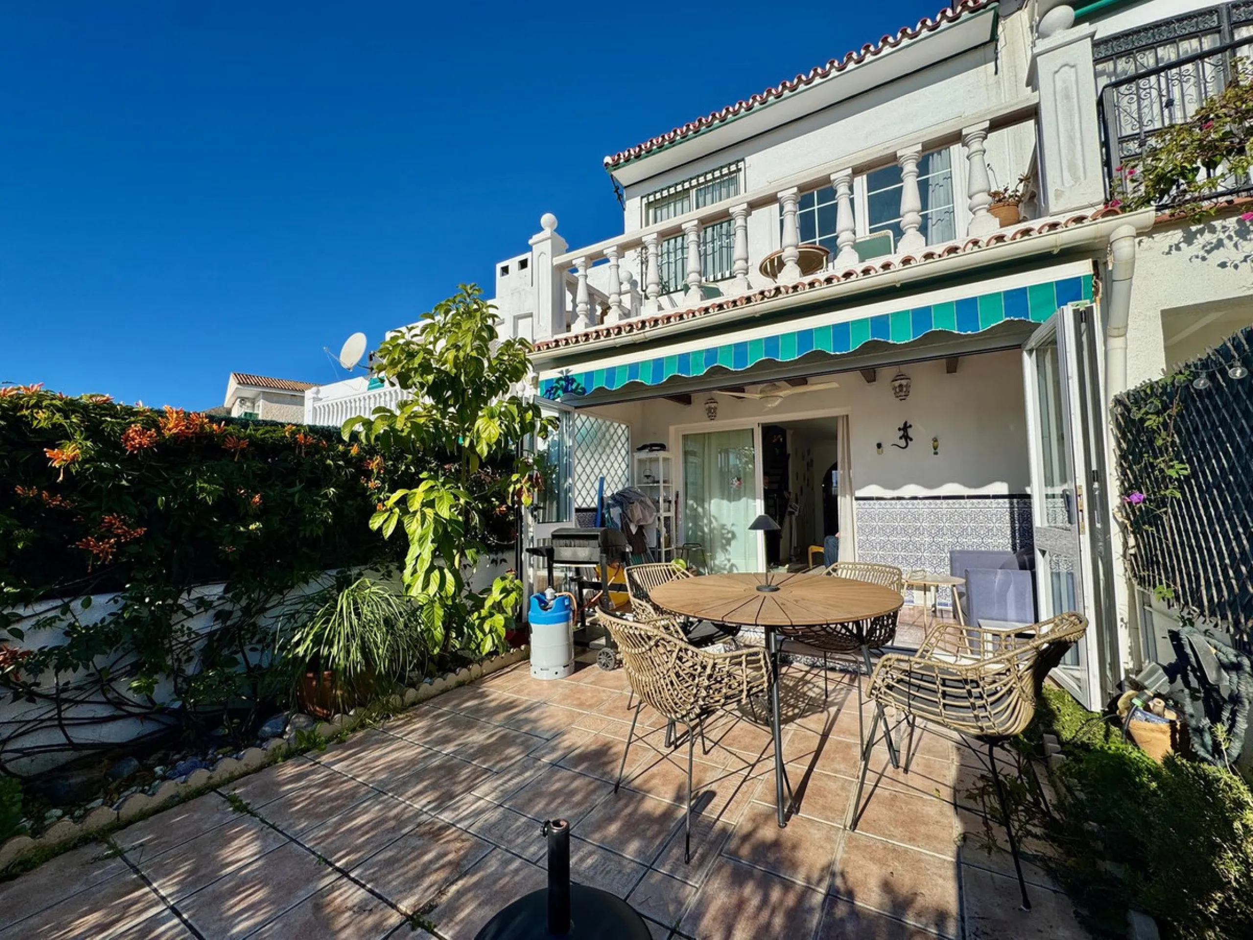 House - Townhouse в продаже в Benalmadena, Málaga. В доме 2 спален и 2 ванных комнат. Площадь дома 85 м²