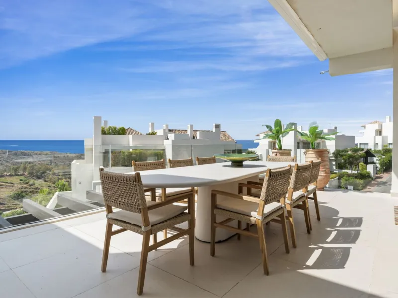 Luxury 3-Bedroom Penthouse with Spacious Private Solarium – Benahavís