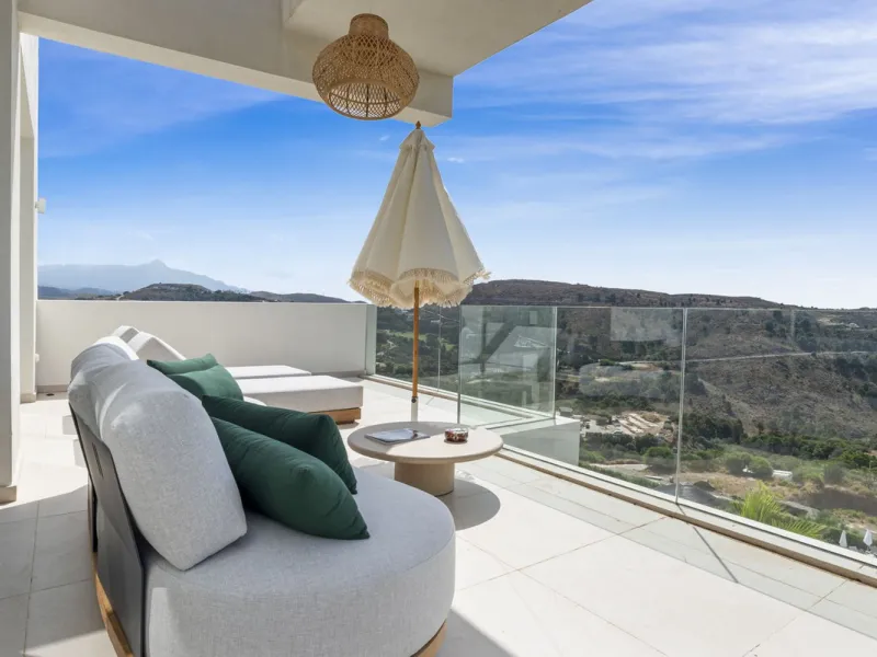 Luxury 3-Bedroom Penthouse with Spacious Private Solarium – Benahavís