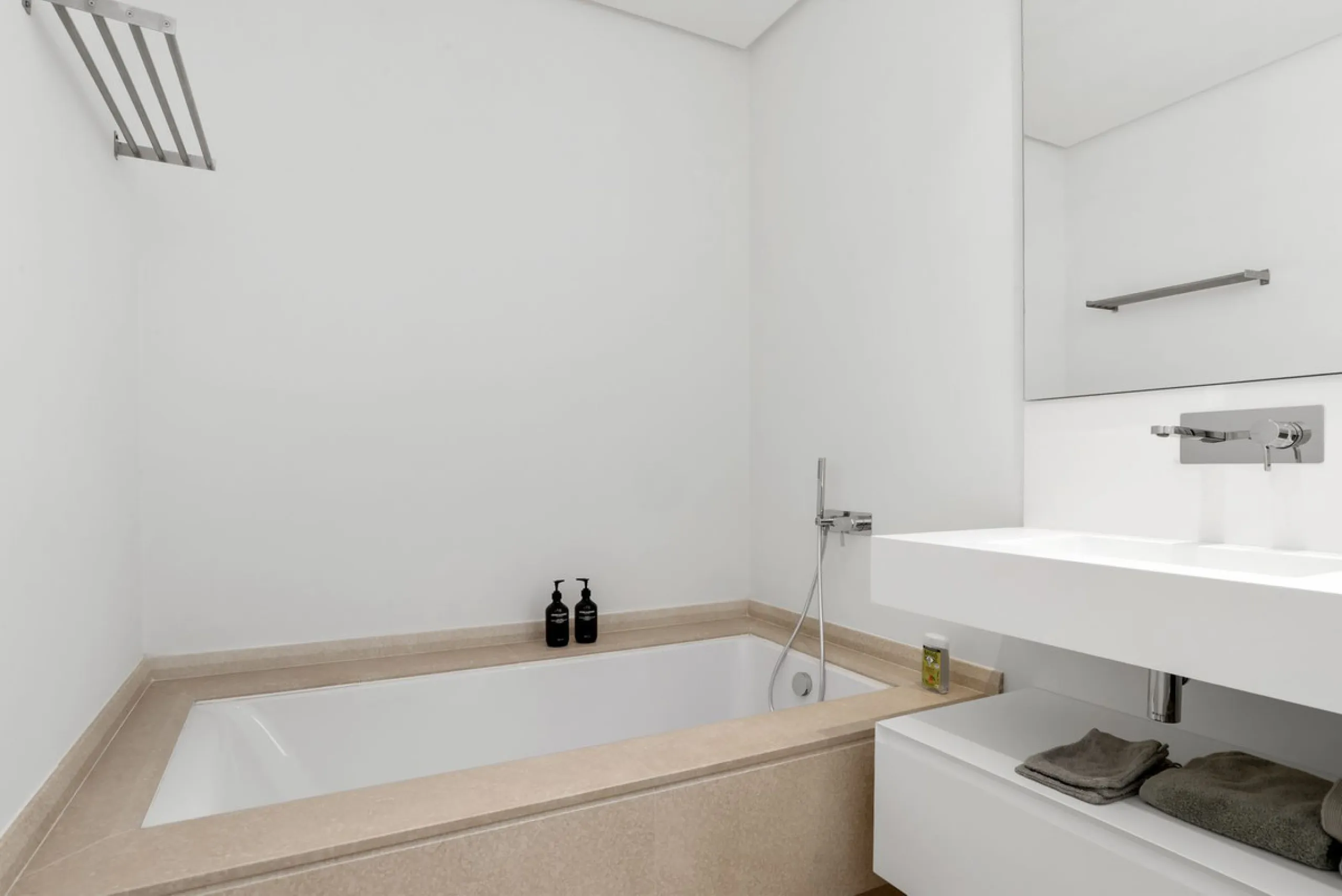 Luxury 3-Bedroom Penthouse with Spacious Private Solarium – Benahavís