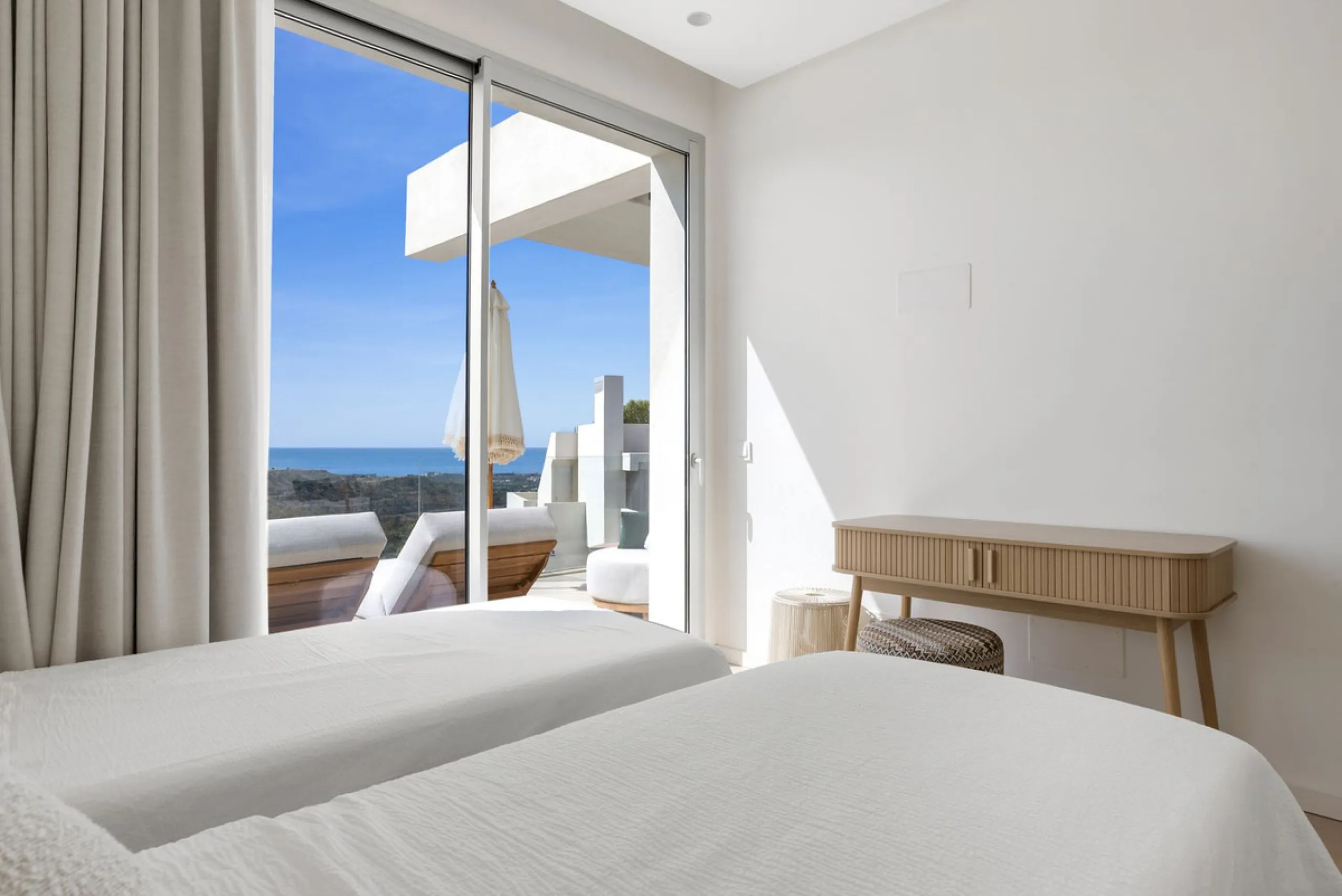 Luxury 3-Bedroom Penthouse with Spacious Private Solarium – Benahavís