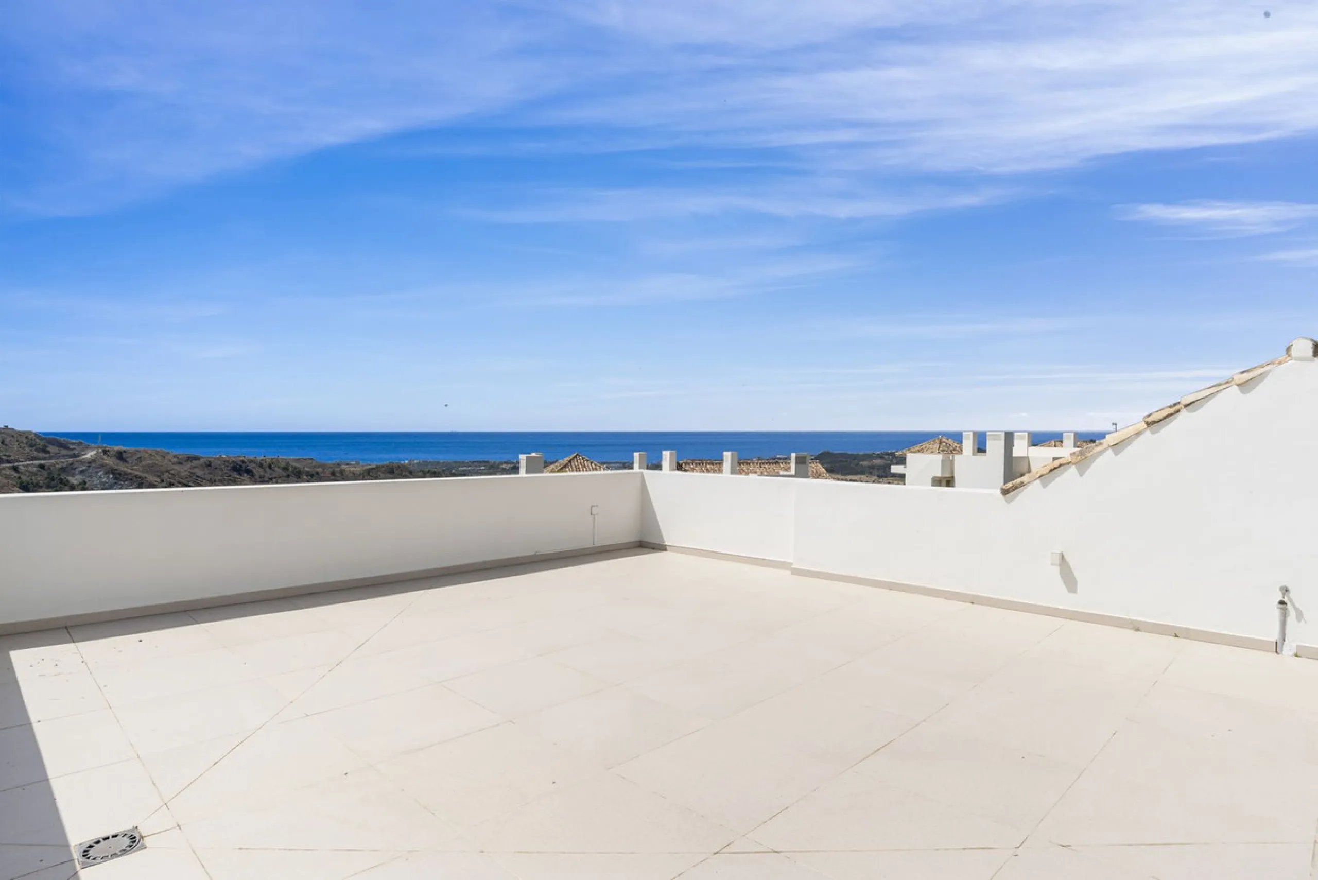 Luxury 3-Bedroom Penthouse with Spacious Private Solarium – Benahavís