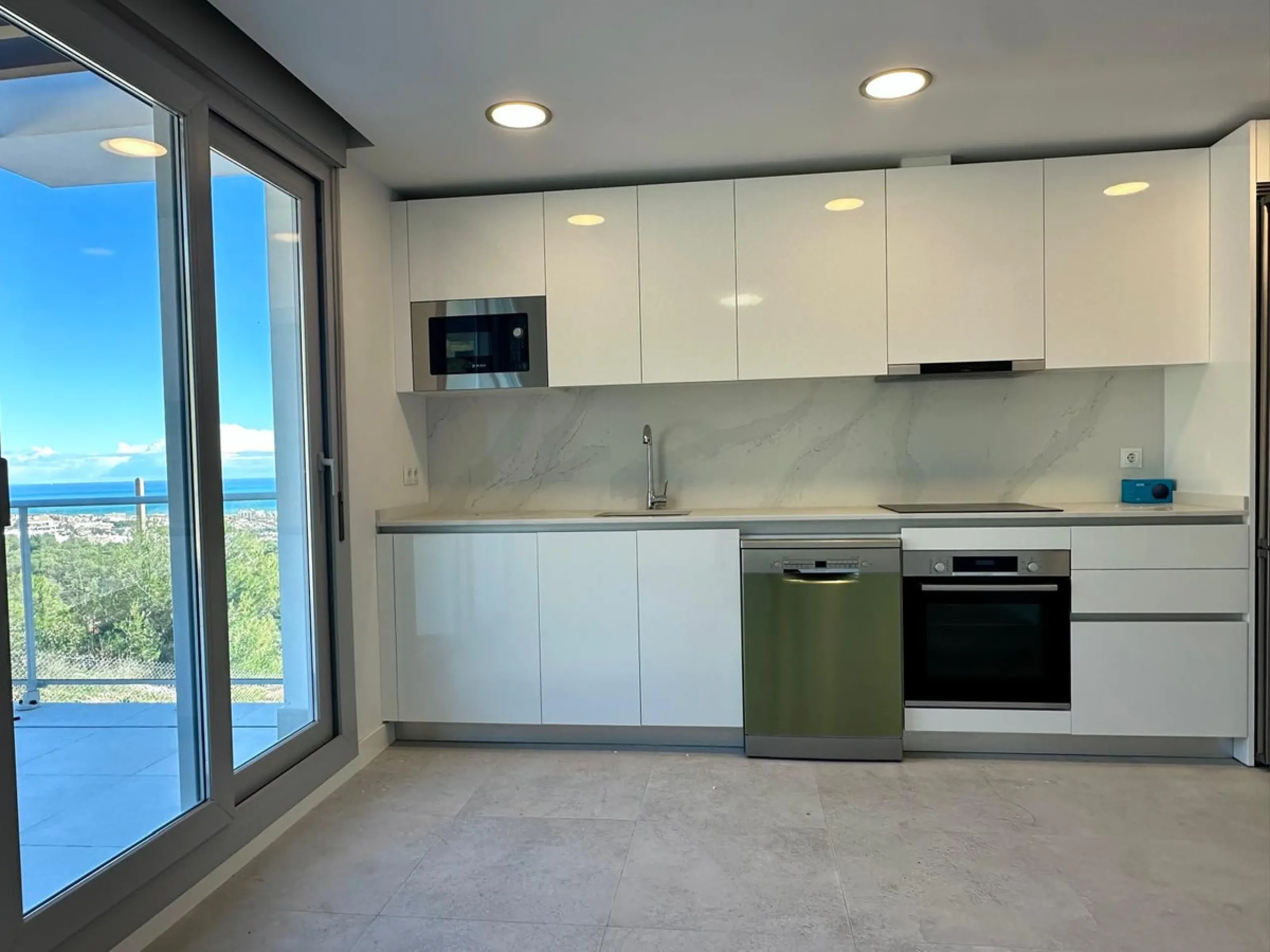 Top floor property with sea views built in 2025 in Benalmadena Pueblo!