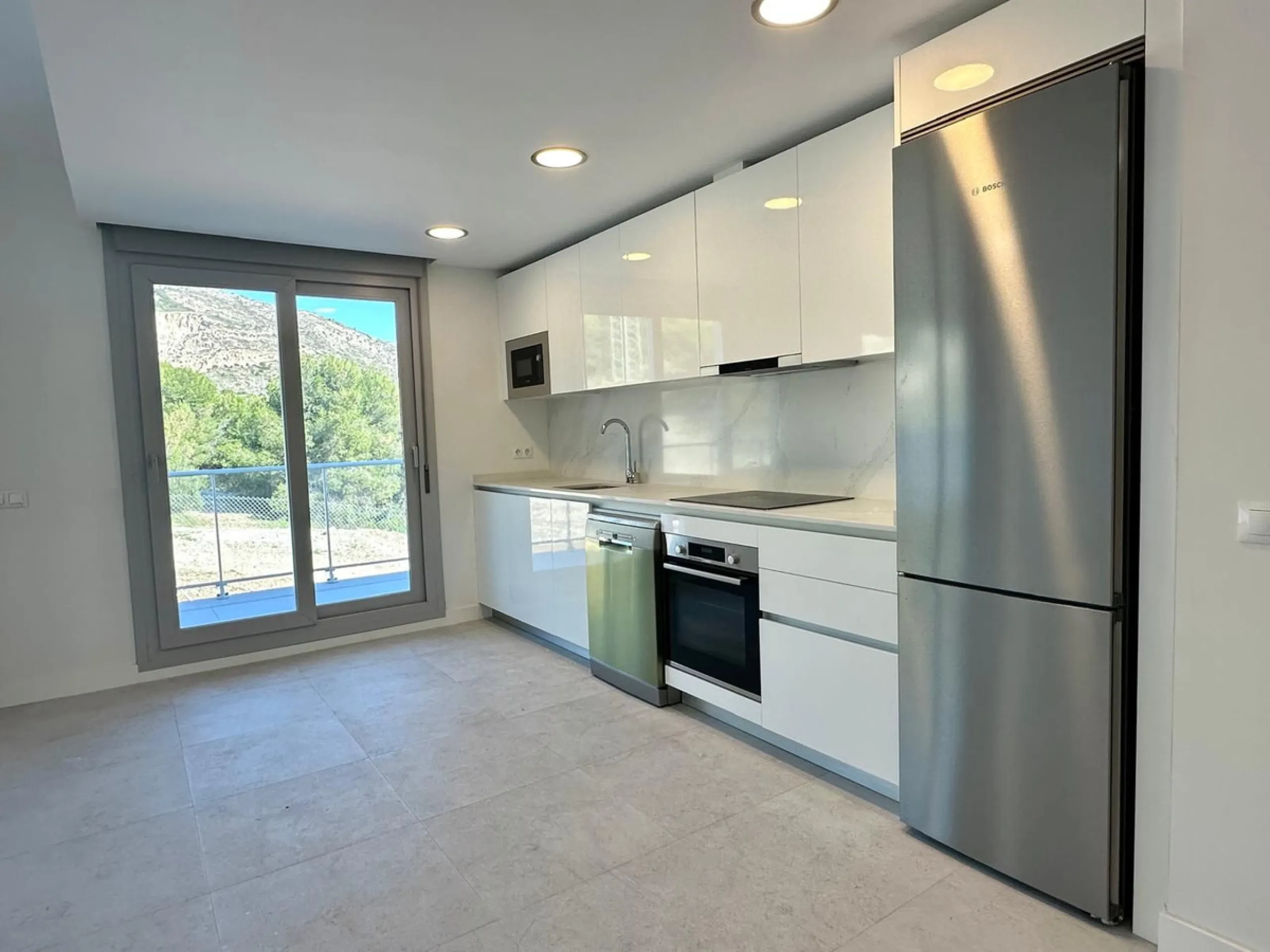 Top floor property with sea views built in 2025 in Benalmadena Pueblo!
