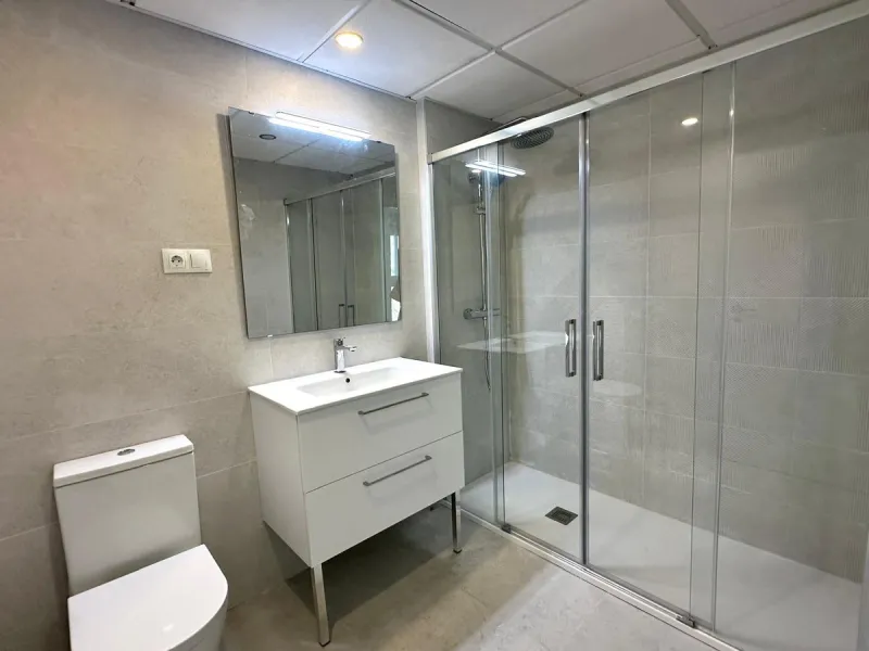 Top floor property with sea views built in 2025 in Benalmadena Pueblo!