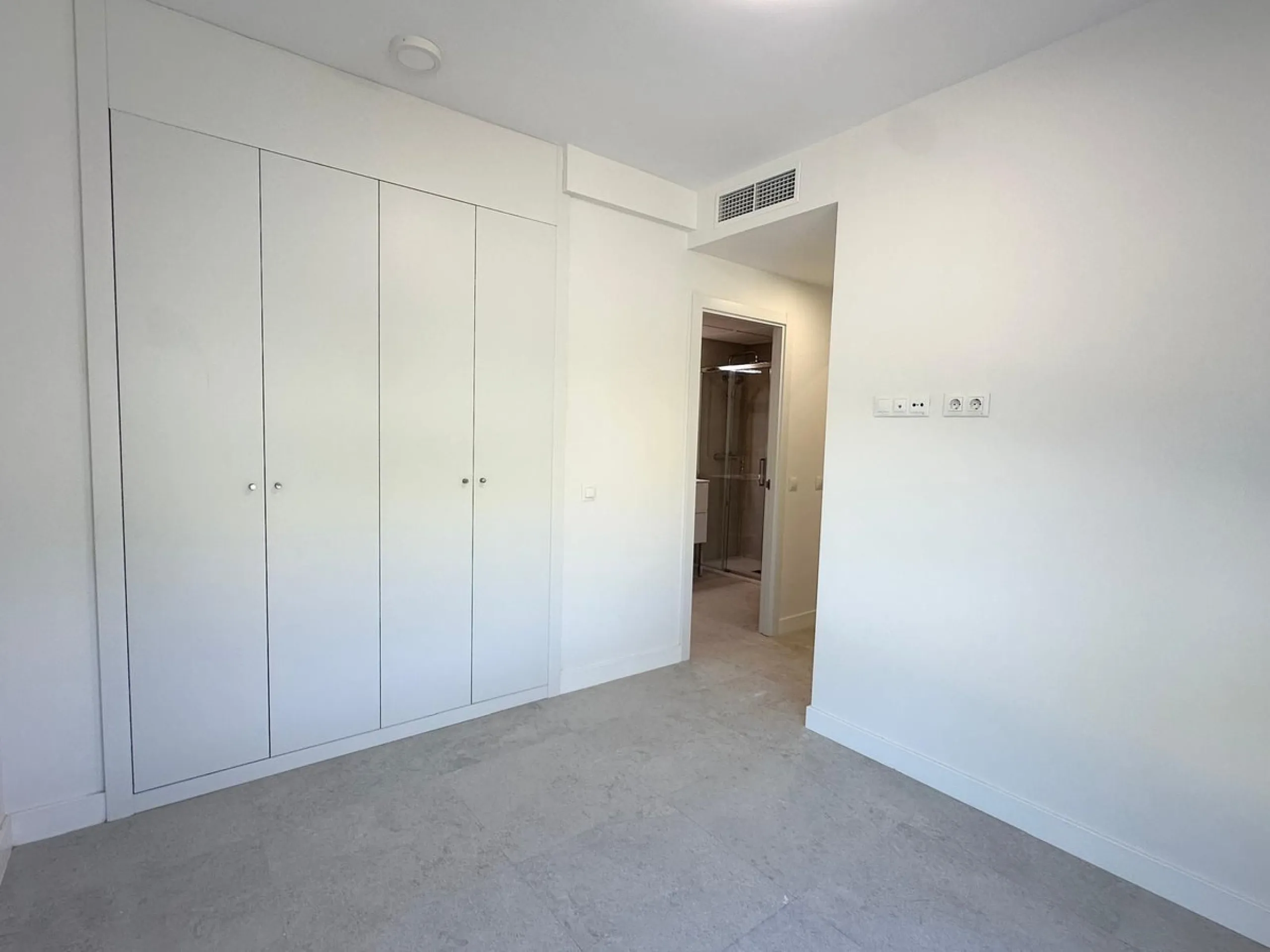 Top floor property with sea views built in 2025 in Benalmadena Pueblo!