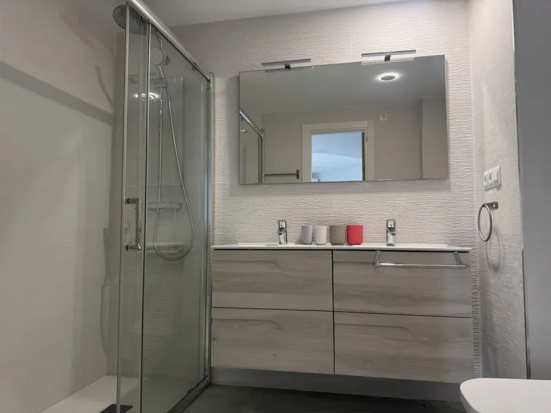 WONDERFUL APARTMENT LOCATED IN A BEACHFRONT DEVELOPMENT, FROM THE GARDEN GATE, ABOUT 50 METERS AWAY, YOU HAVE ACCESS TO ONE OF THE BEST BEACHES IN MARBELLA.