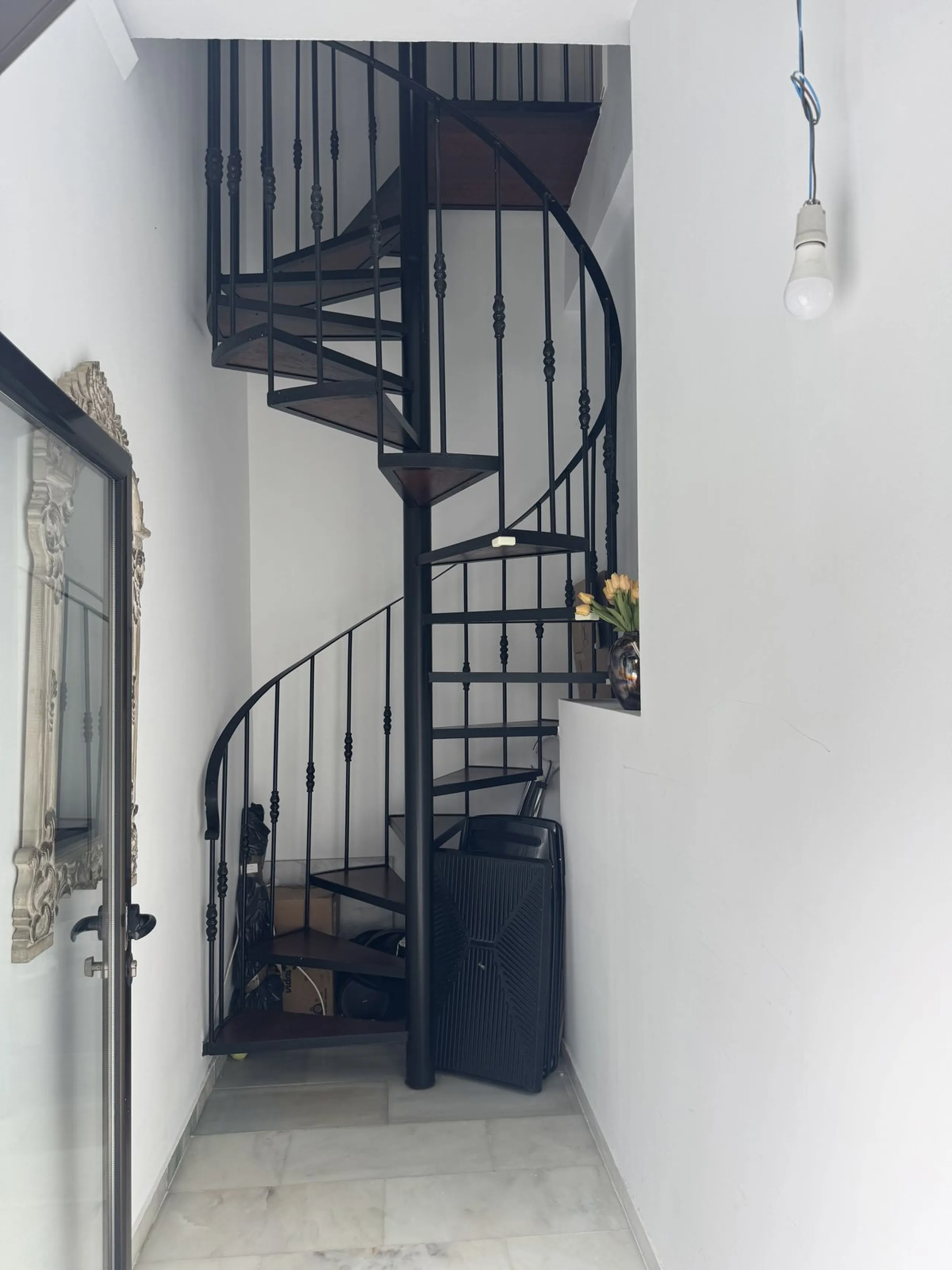 WONDERFUL APARTMENT LOCATED IN A BEACHFRONT DEVELOPMENT, FROM THE GARDEN GATE, ABOUT 50 METERS AWAY, YOU HAVE ACCESS TO ONE OF THE BEST BEACHES IN MARBELLA.