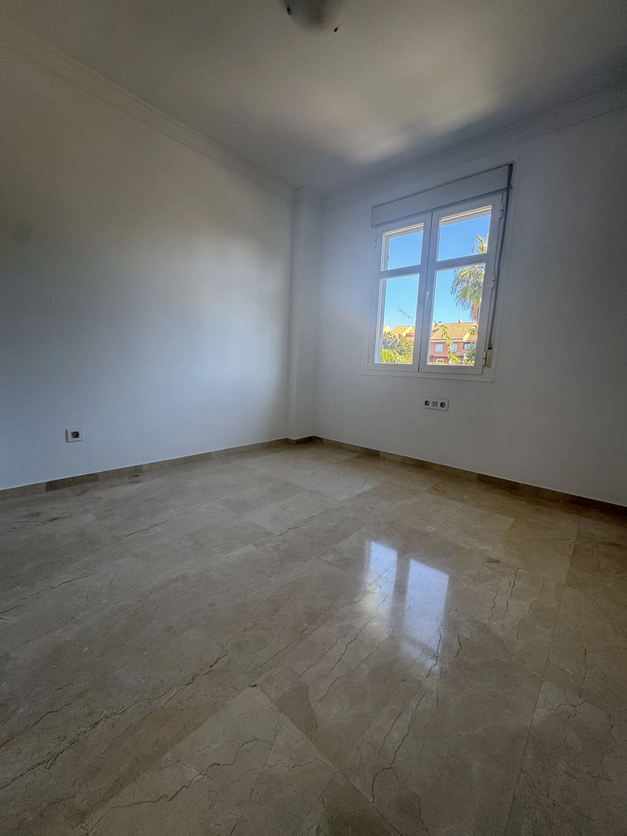 FANTASTIC TOWNHOUSE LOCATED IN ONE OF THE MOST SOUGHT-AFTER AREAS OF MARBELLA,