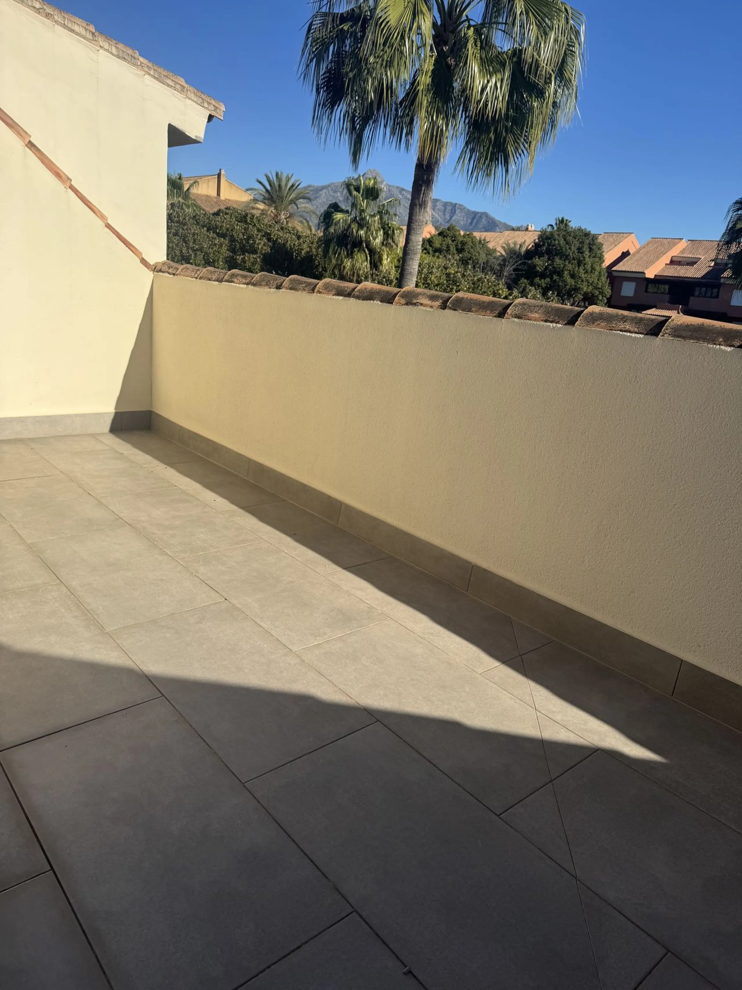 FANTASTIC TOWNHOUSE LOCATED IN ONE OF THE MOST SOUGHT-AFTER AREAS OF MARBELLA,