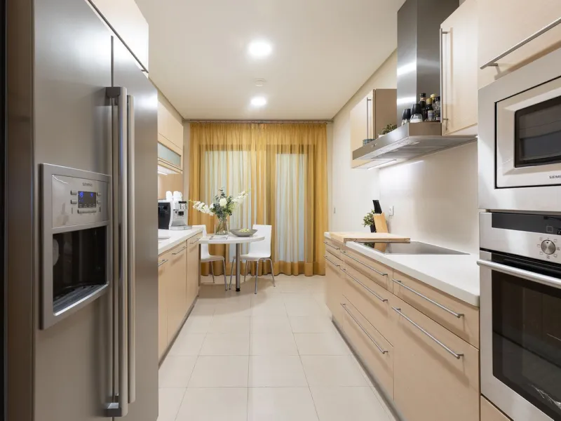 This exceptionally beautiful 2-bedroom apartment is located in the prestigious La Quinta in Benahavís, where luxury, space, and quality come together perfectly. The apartment was built in 2006, but once inside, it feels as if it has only recently been com