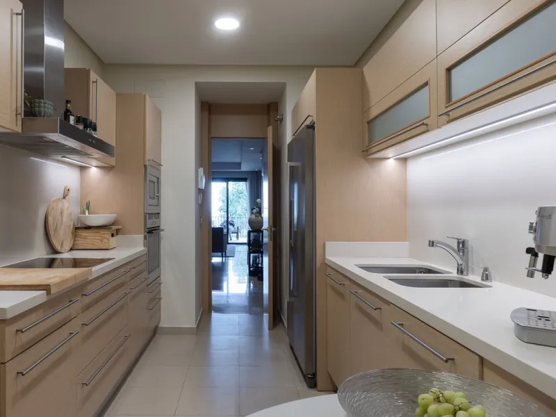 This exceptionally beautiful 2-bedroom apartment is located in the prestigious La Quinta in Benahavís, where luxury, space, and quality come together perfectly. The apartment was built in 2006, but once inside, it feels as if it has only recently been com