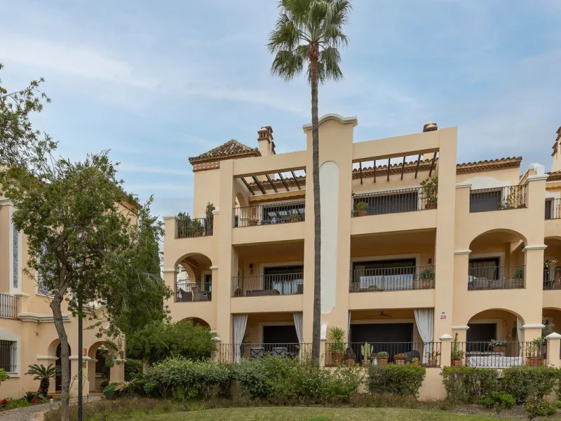 This exceptionally beautiful 2-bedroom apartment is located in the prestigious La Quinta in Benahavís, where luxury, space, and quality come together perfectly. The apartment was built in 2006, but once inside, it feels as if it has only recently been com