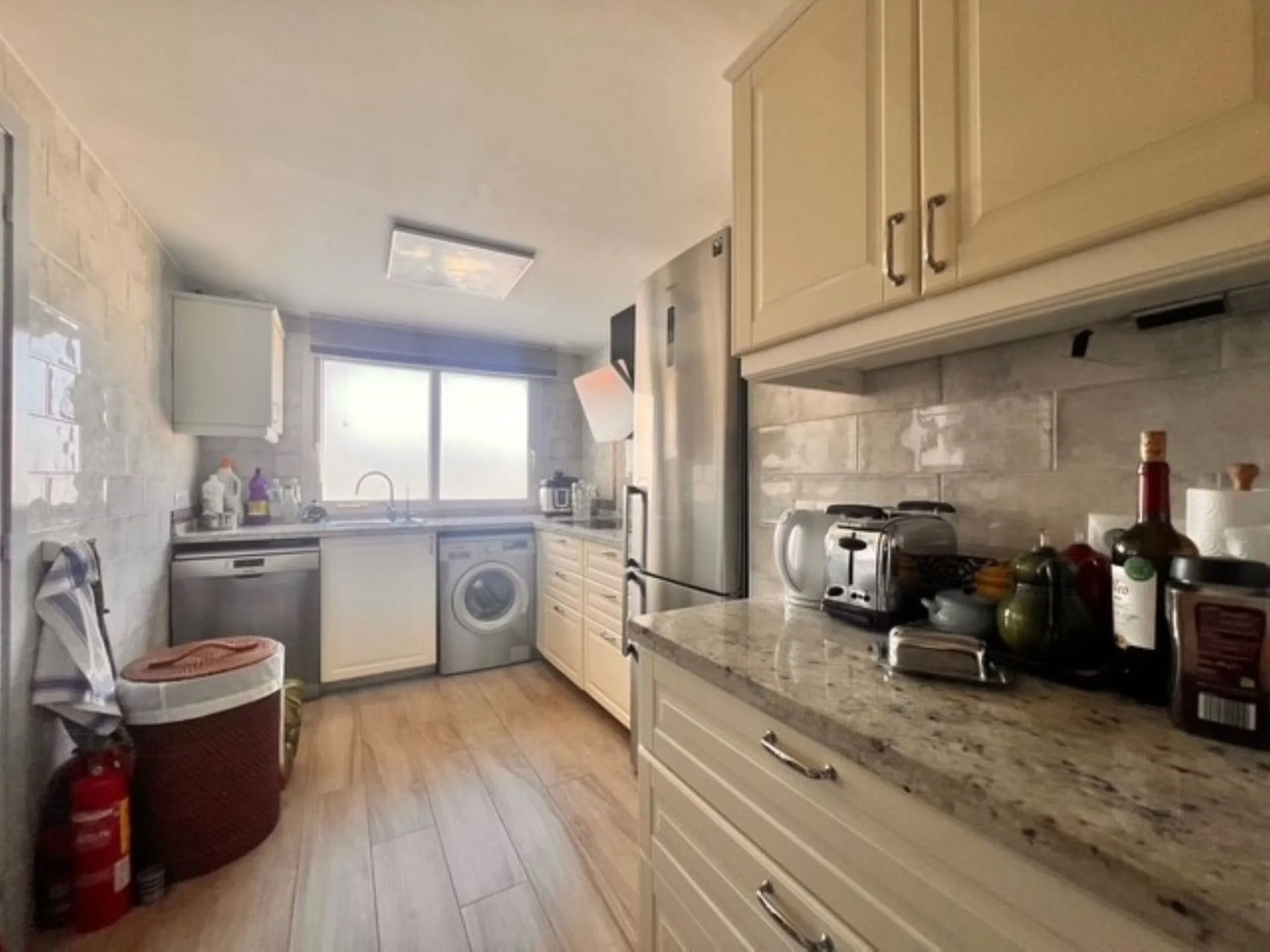 This charming top-floor apartment, located in the sought-after Guadalmina Baja, offers a comfortable and modern living experience. The apartment features two spacious bedrooms and two renovated bathrooms. The open-concept layout creates a seamless flow be