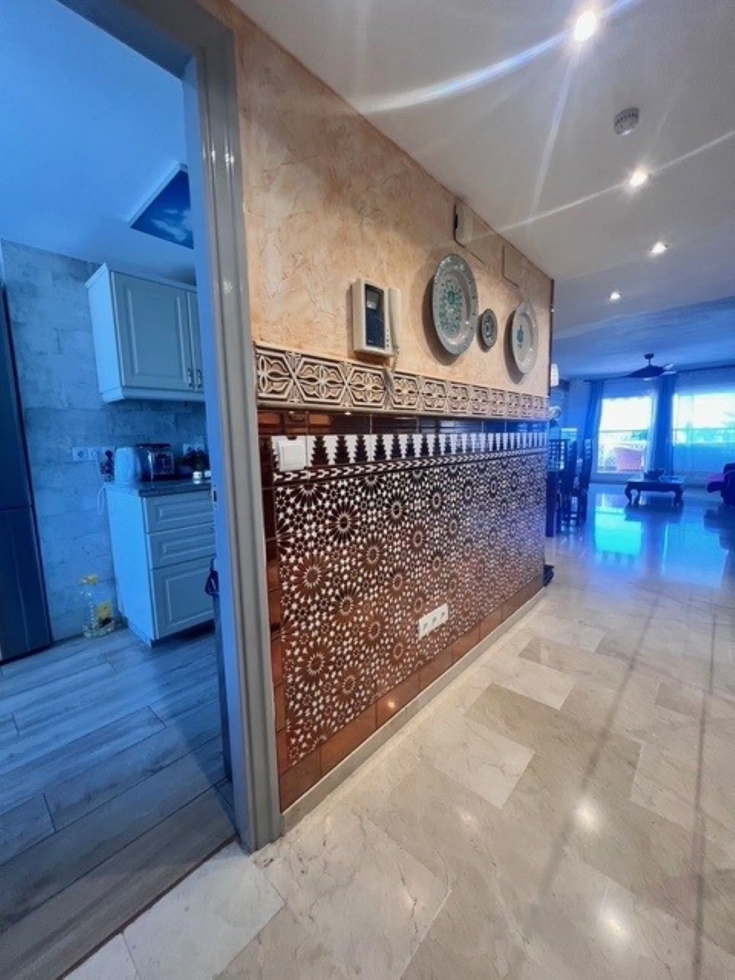 This charming top-floor apartment, located in the sought-after Guadalmina Baja, offers a comfortable and modern living experience. The apartment features two spacious bedrooms and two renovated bathrooms. The open-concept layout creates a seamless flow be