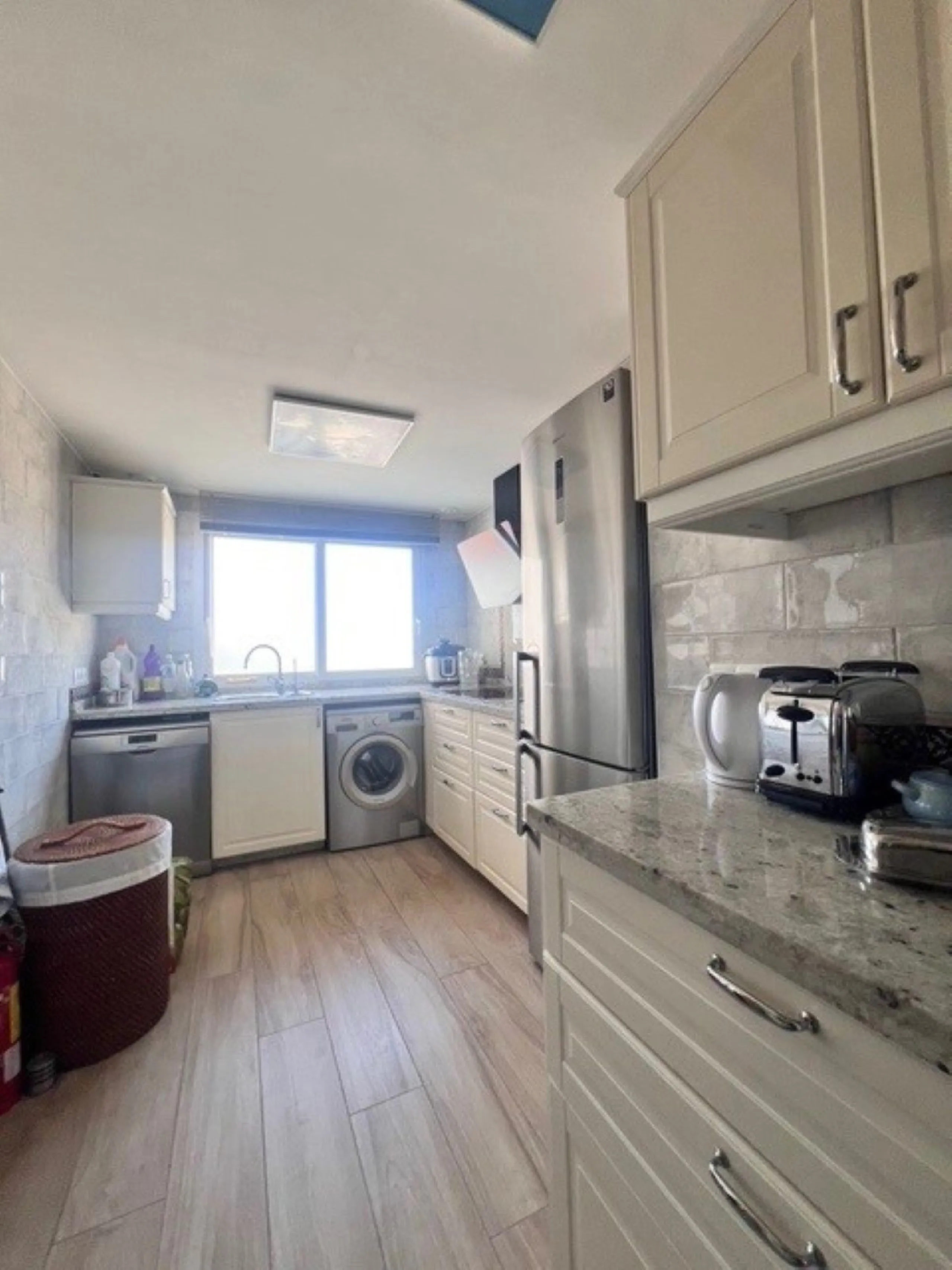 This charming top-floor apartment, located in the sought-after Guadalmina Baja, offers a comfortable and modern living experience. The apartment features two spacious bedrooms and two renovated bathrooms. The open-concept layout creates a seamless flow be