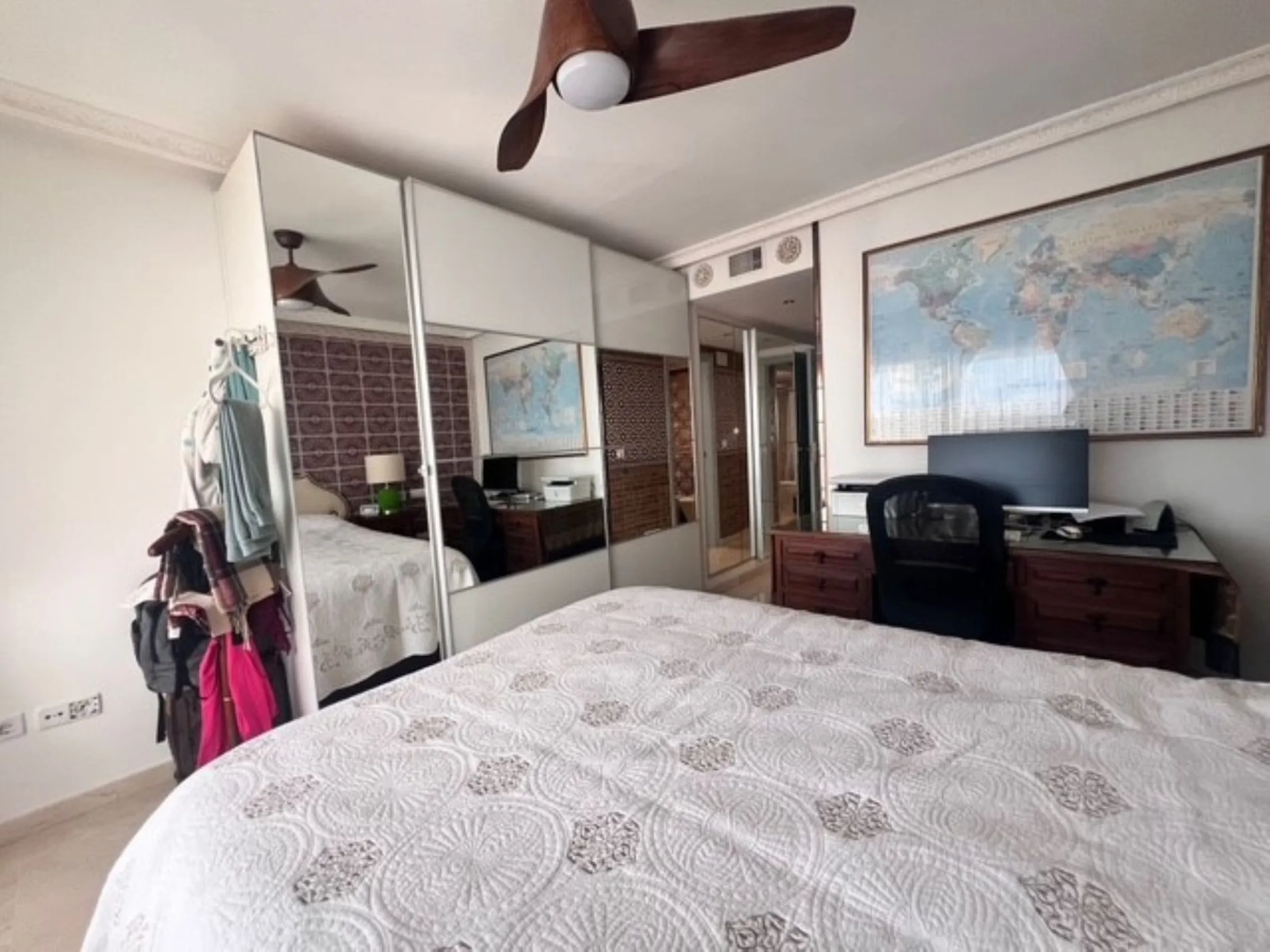 This charming top-floor apartment, located in the sought-after Guadalmina Baja, offers a comfortable and modern living experience. The apartment features two spacious bedrooms and two renovated bathrooms. The open-concept layout creates a seamless flow be
