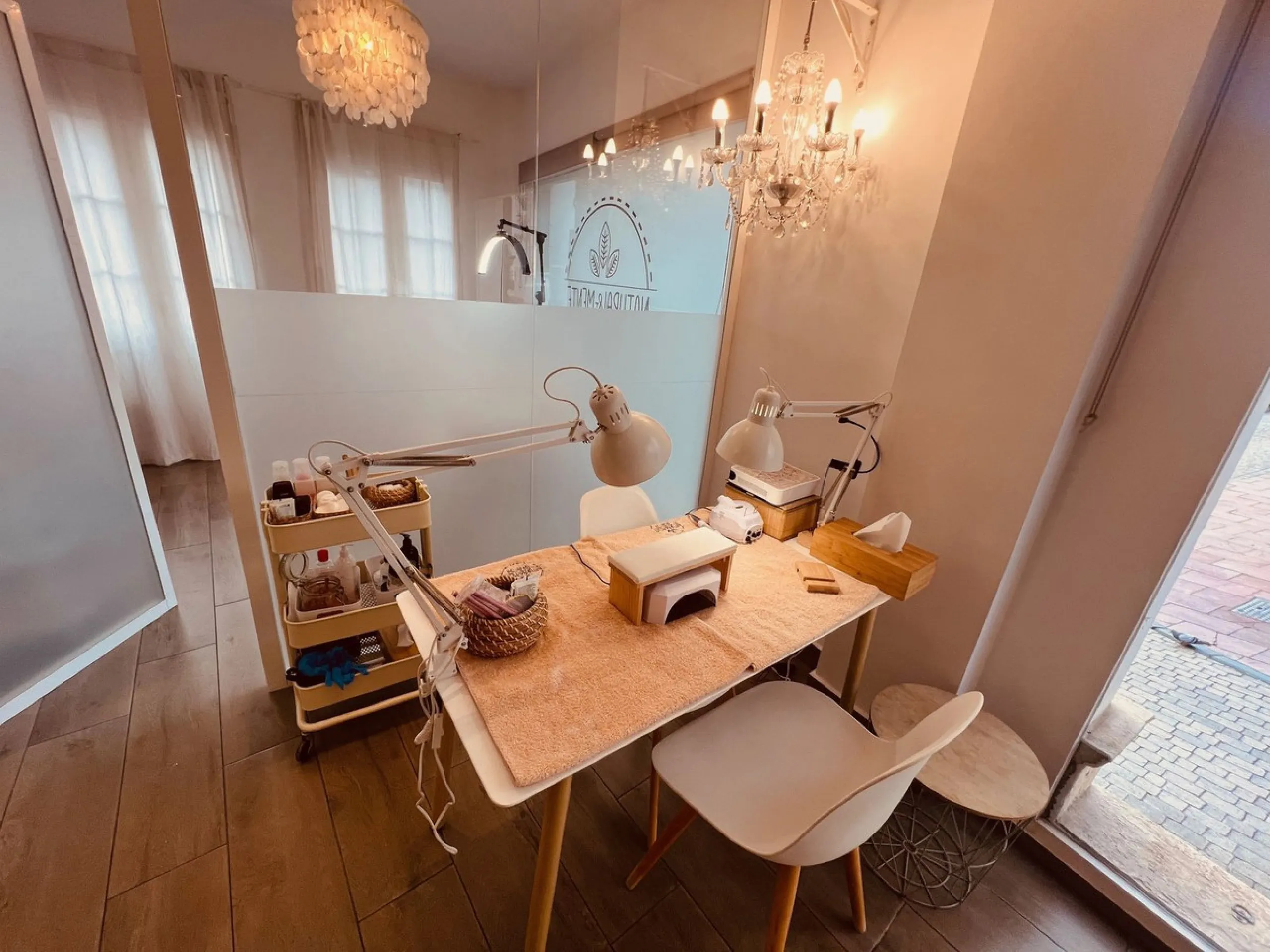 Commercial - Business в продаже в Estepona, Málaga. В доме 4 спален и 3 ванных комнат. Площадь дома 160 м²