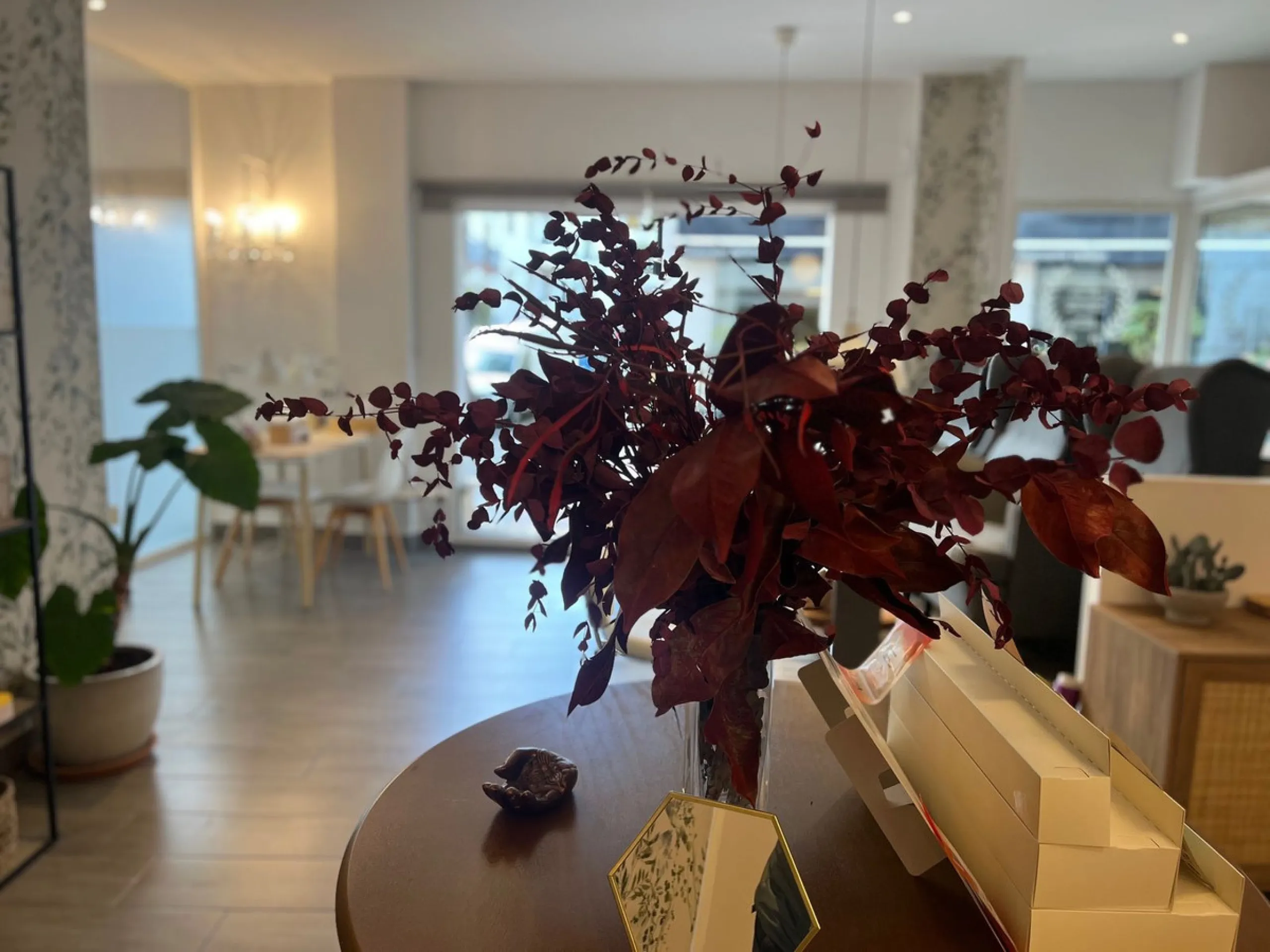 Commercial - Business в продаже в Estepona, Málaga. В доме 4 спален и 3 ванных комнат. Площадь дома 160 м²