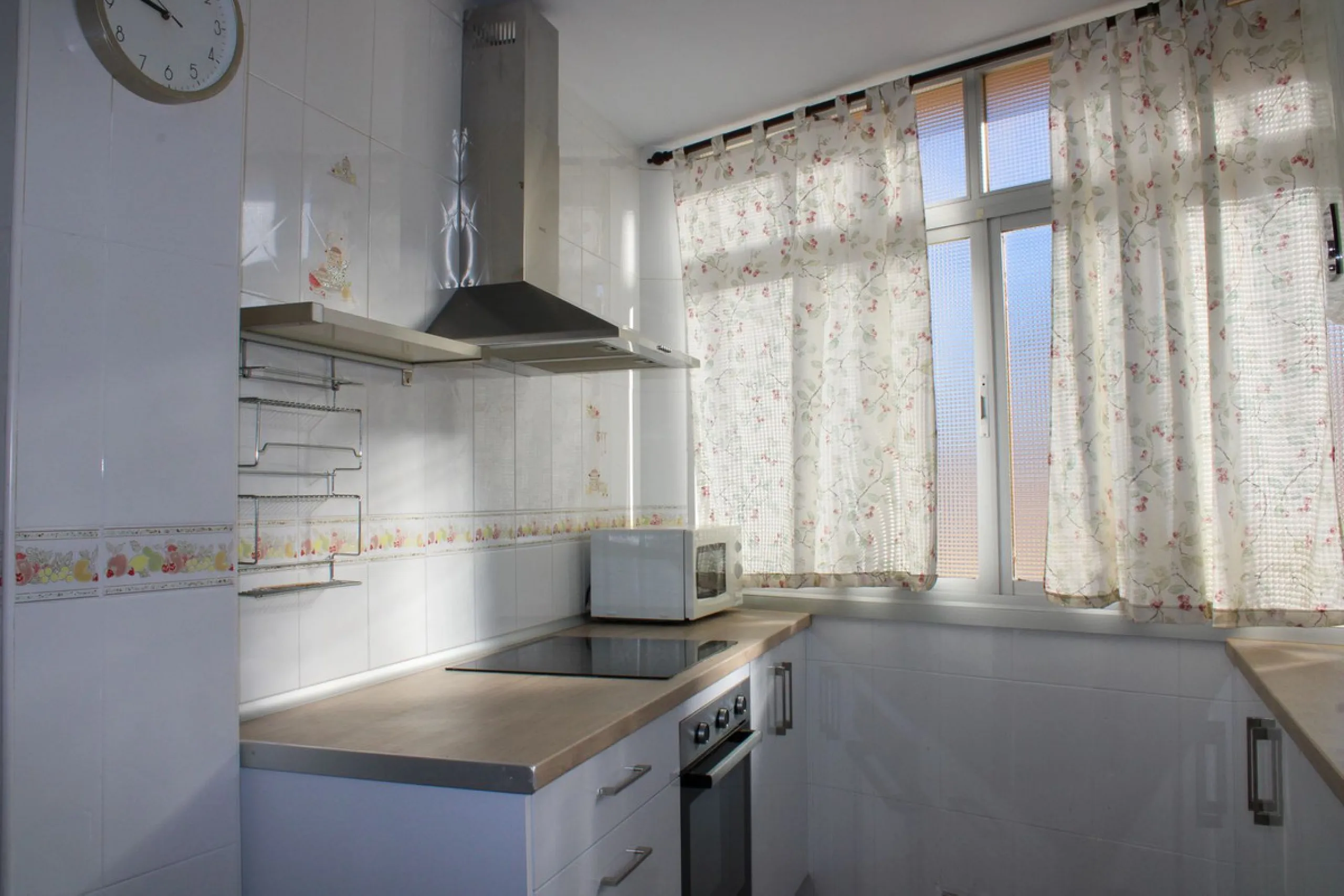 Spacious bright apartment in Nerja with 150 meters to Playa Torrecilla.