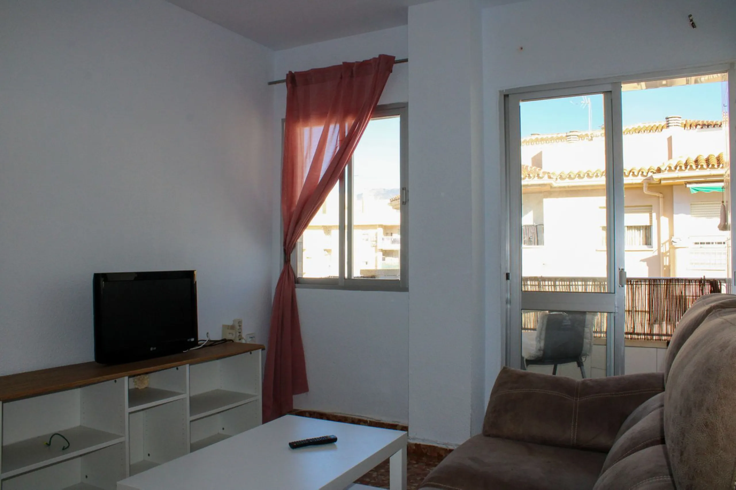 Spacious bright apartment in Nerja with 150 meters to Playa Torrecilla.