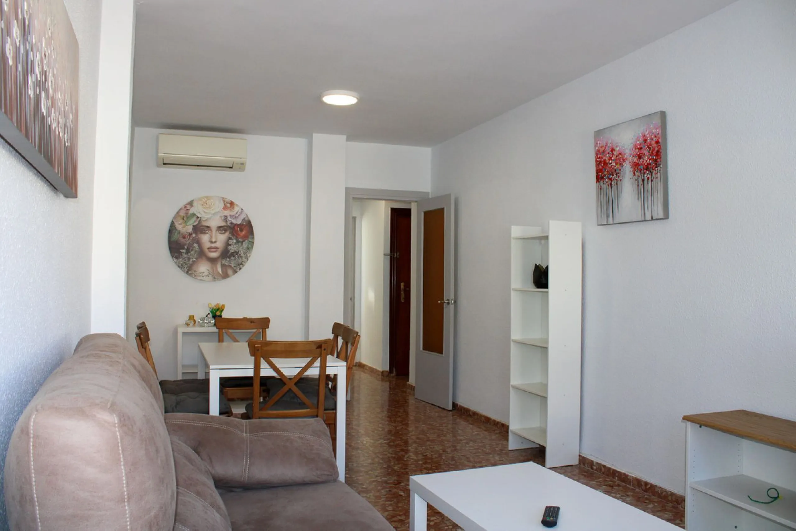 Spacious bright apartment in Nerja with 150 meters to Playa Torrecilla.