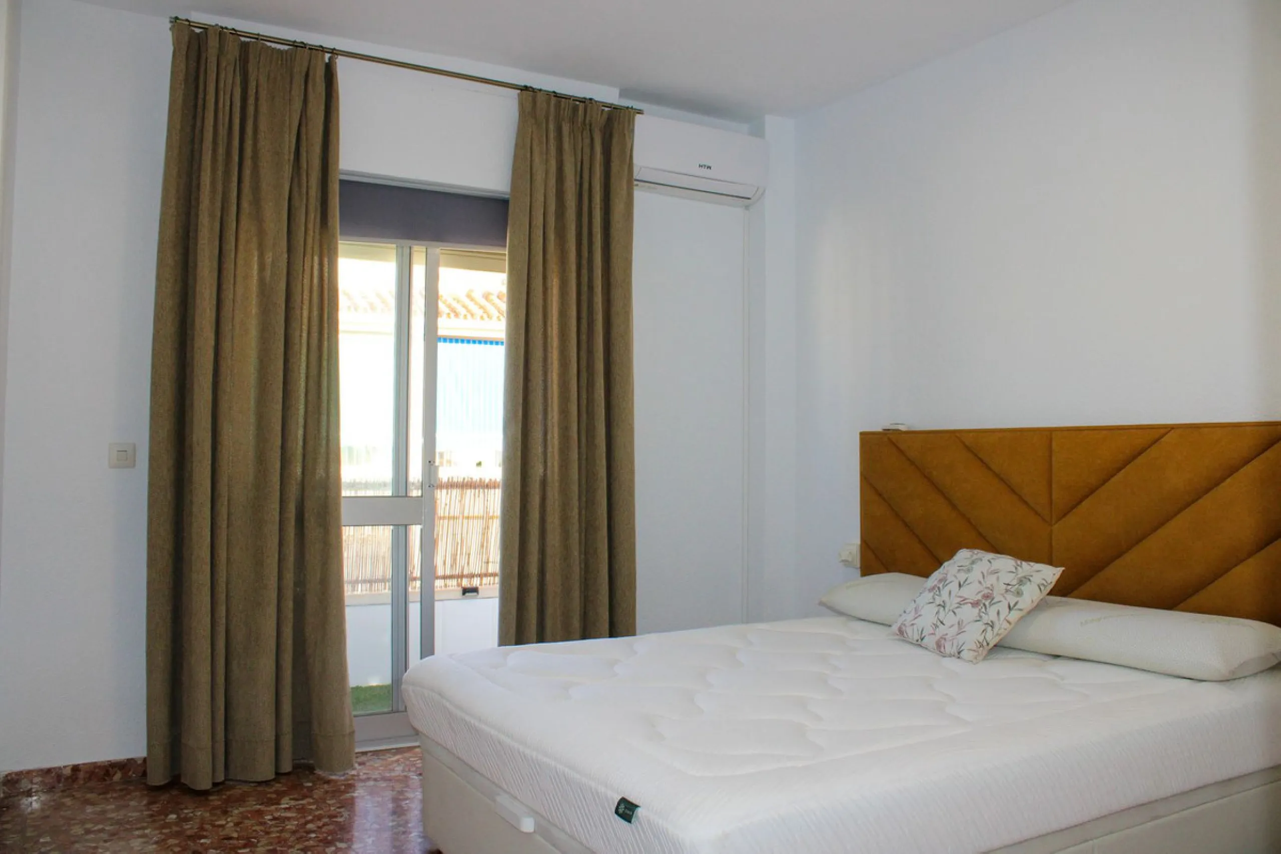 Spacious bright apartment in Nerja with 150 meters to Playa Torrecilla.